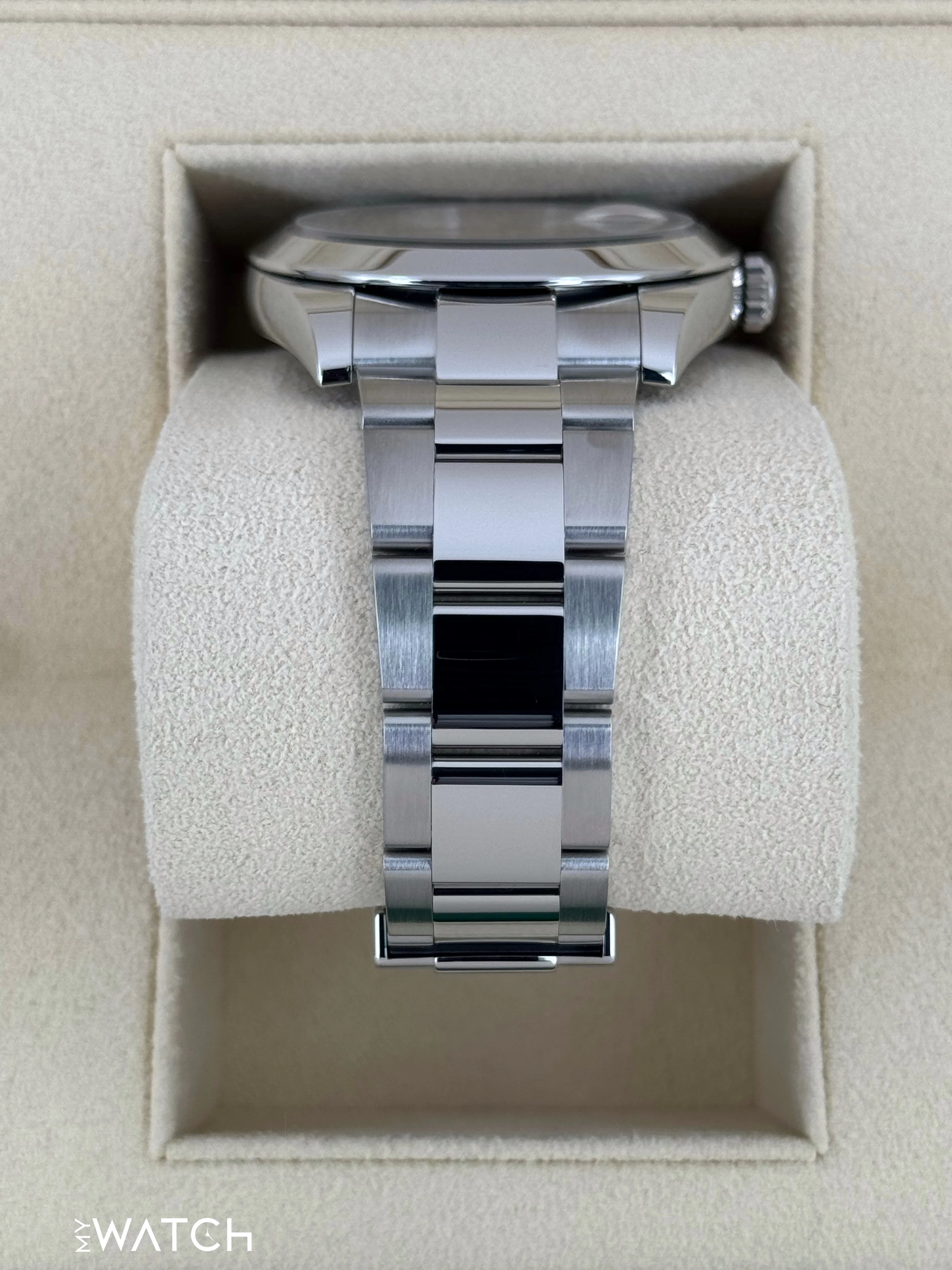 NEW 2025 Rolex Datejust 41mm 126300 Stainless Steel Oyster Silver Dial - Image 4