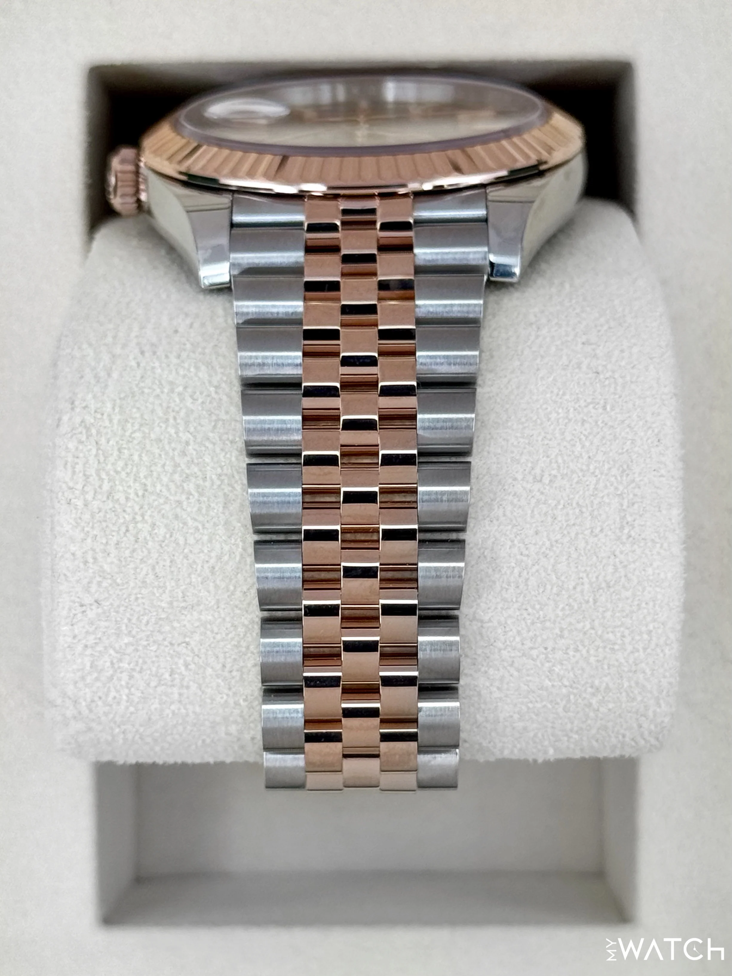 NEW 2025 Rolex Datejust 41mm 126331 Two-Tone Jubilee Sundust Dial - Image 4