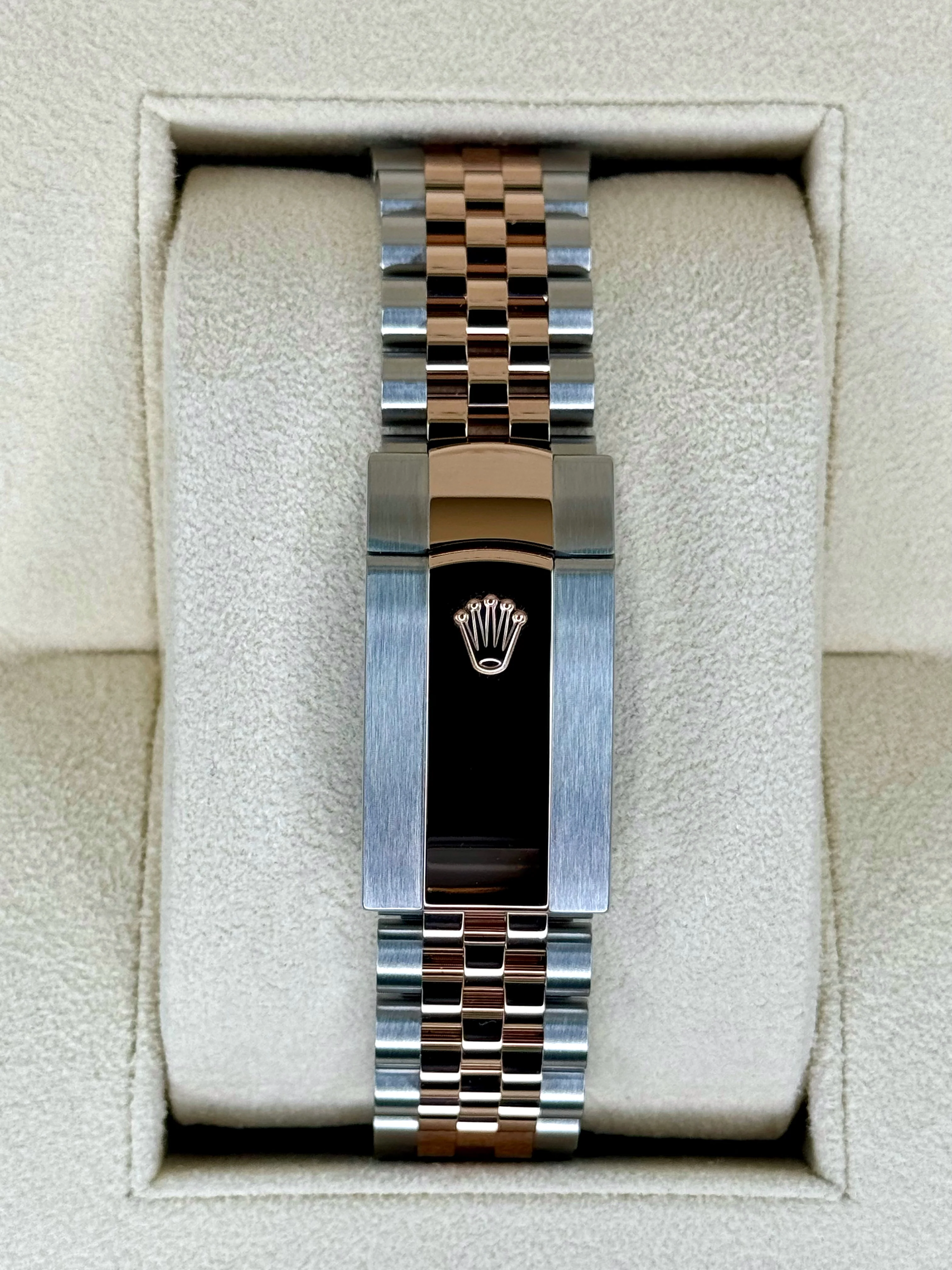NEW 2025 Rolex Datejust 41mm 126331 Two-Tone Jubilee Sundust Diamond Dial - Image 2
