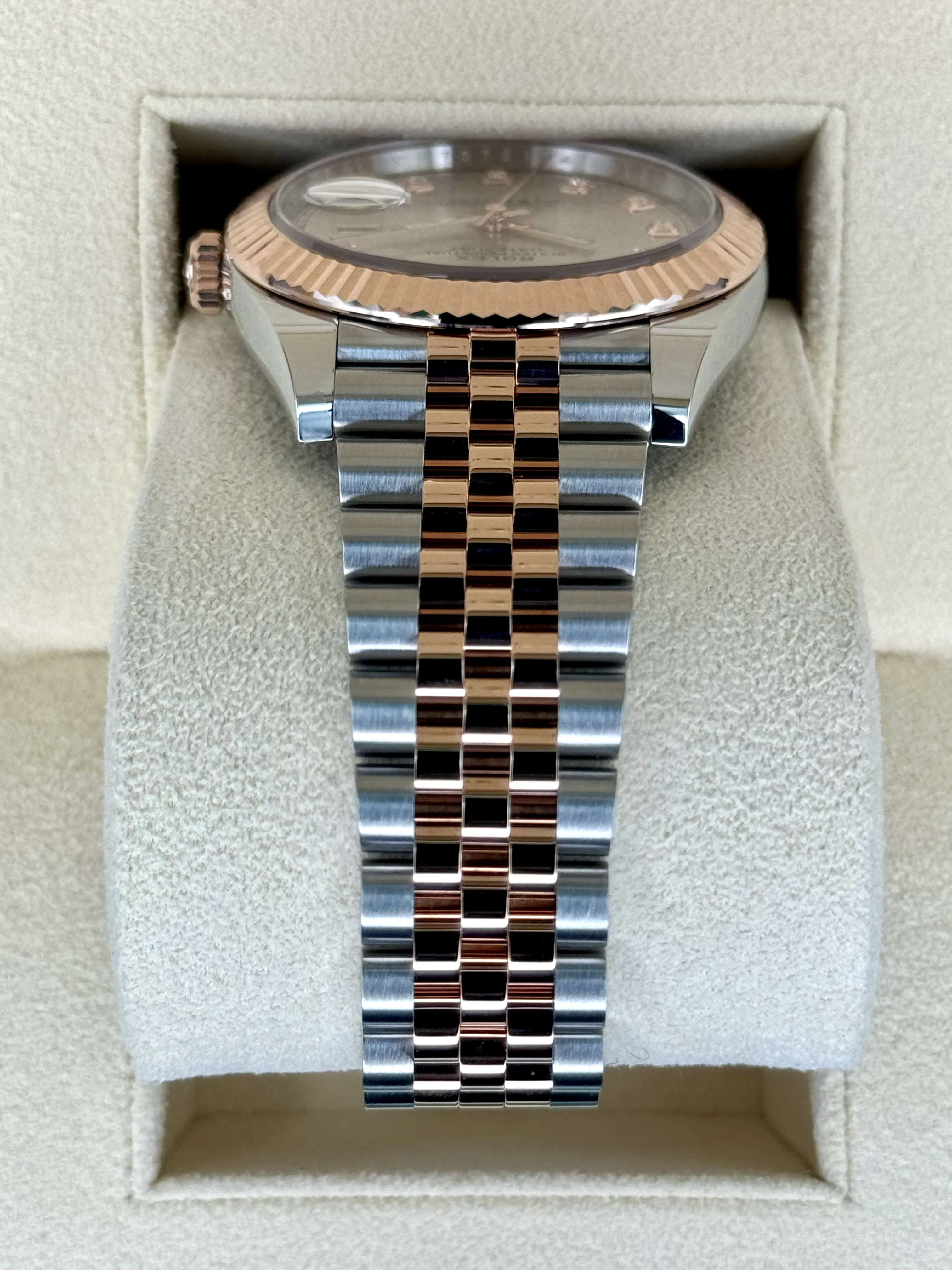 NEW 2025 Rolex Datejust 41mm 126331 Two-Tone Jubilee Sundust Diamond Dial - Image 4