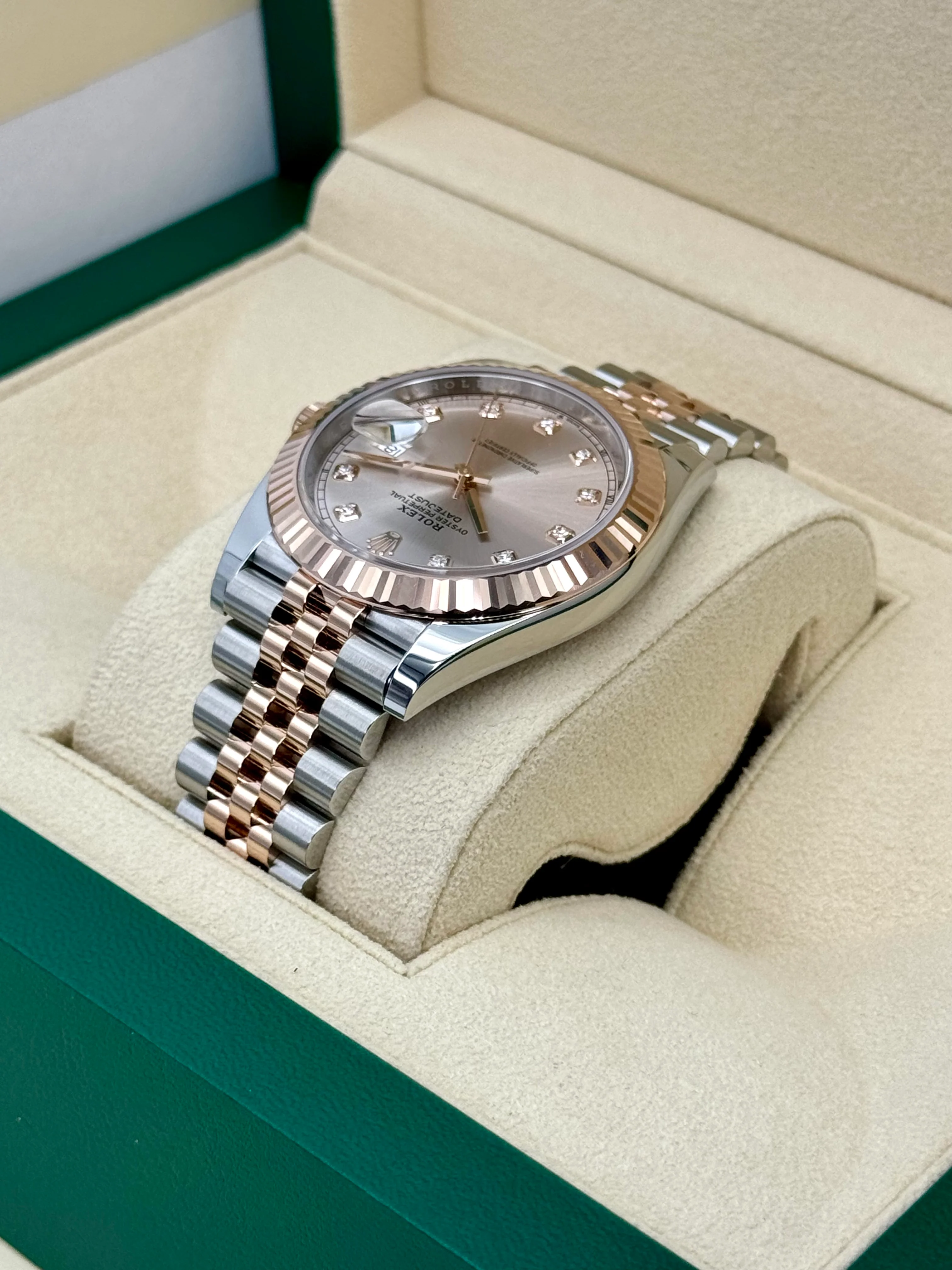 NEW 2025 Rolex Datejust 41mm 126331 Two-Tone Jubilee Sundust Diamond Dial - Image 7