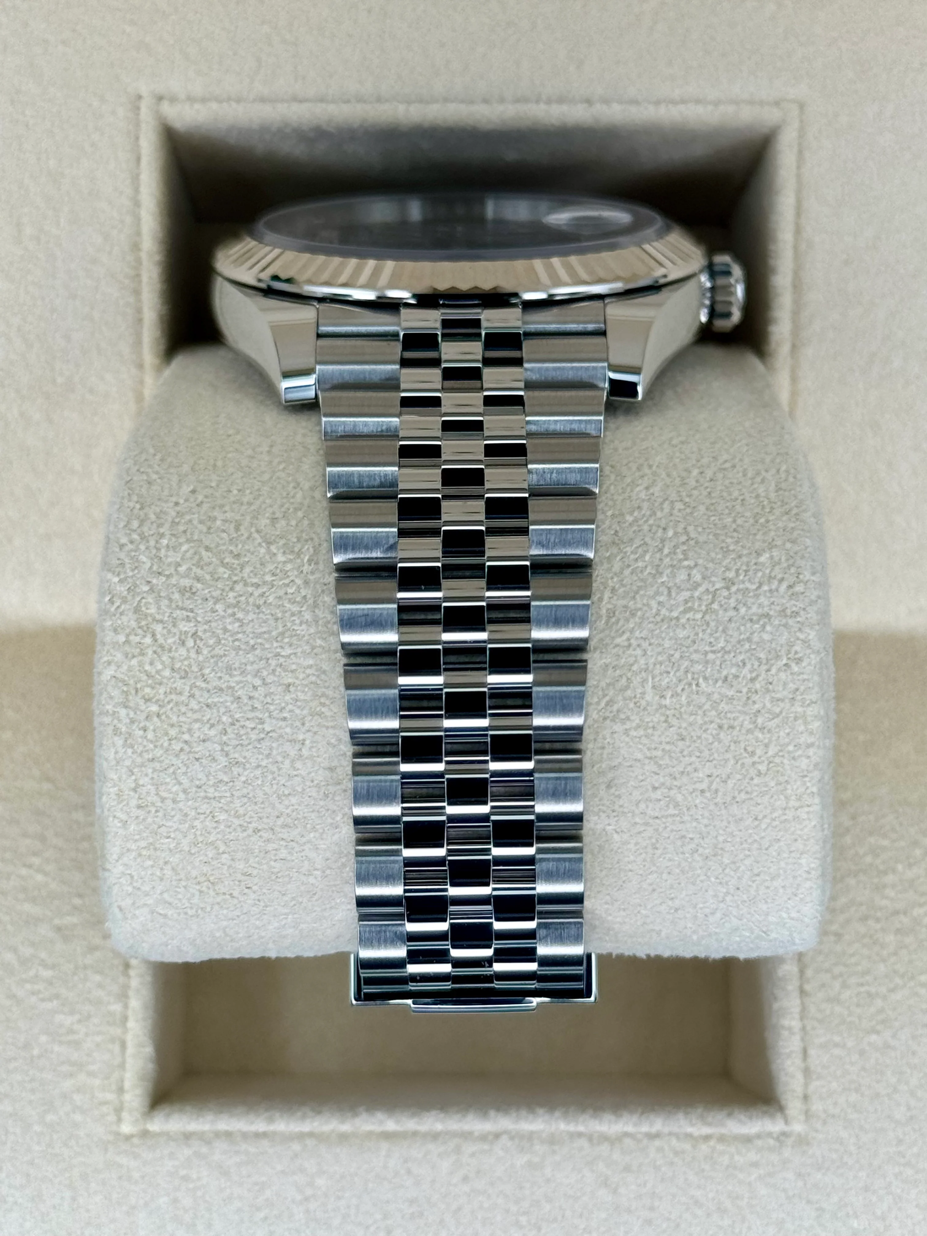 NEW 2025 Rolex Datejust 41mm 126334 Jubilee Black Diamond Dial - Image 3