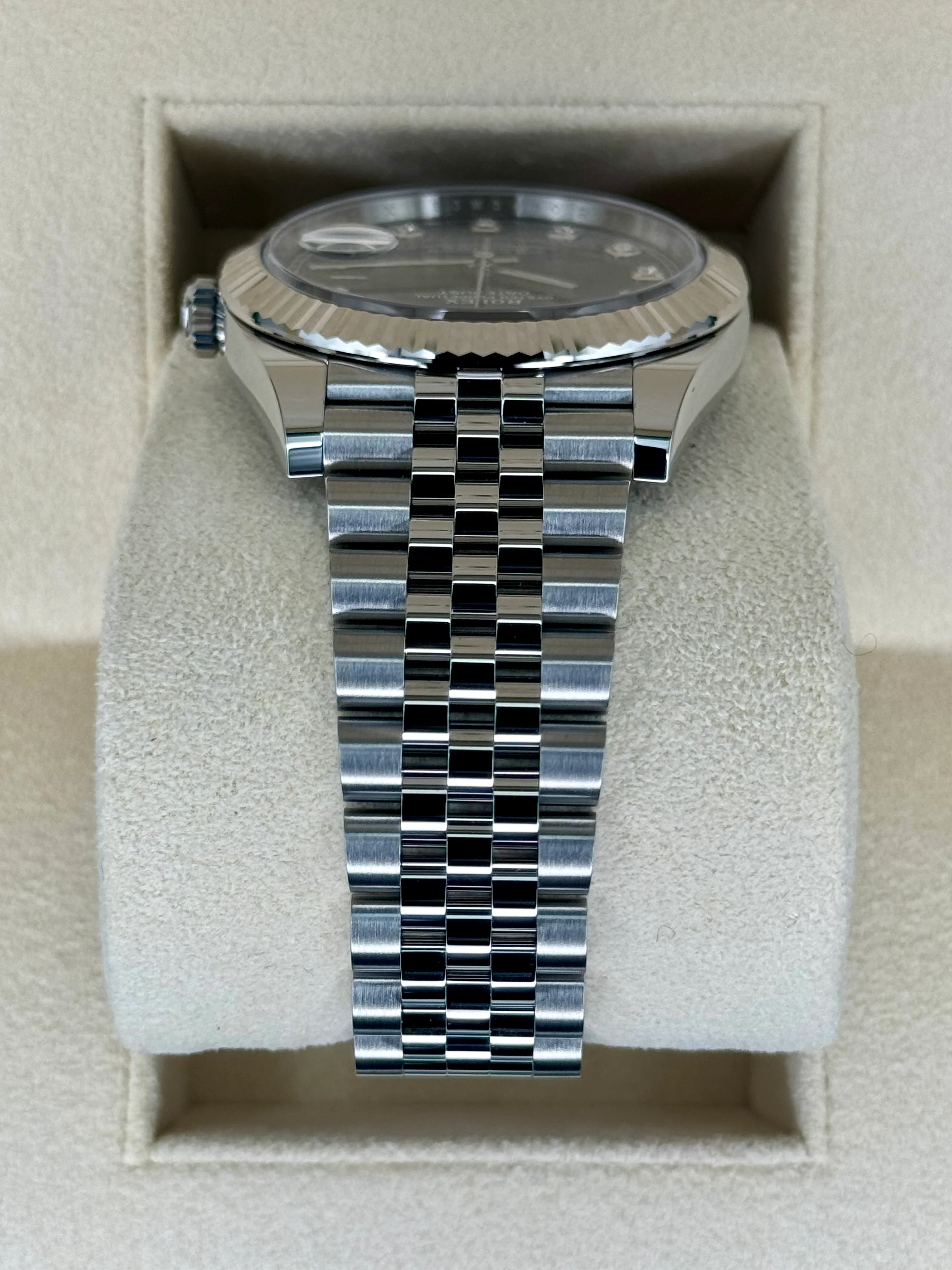 NEW 2025 Rolex Datejust 41mm 126334 Jubilee Black Diamond Dial - Image 4
