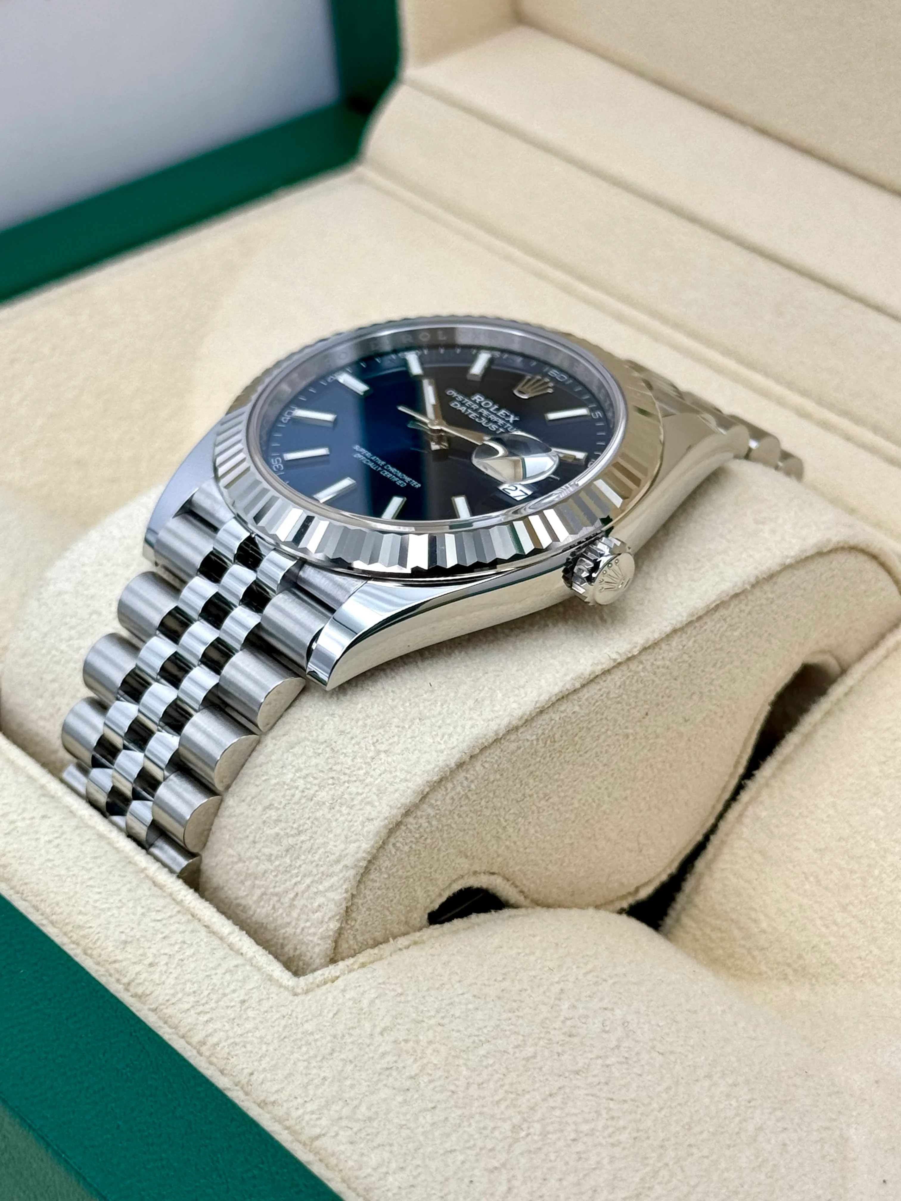 NEW 2024 Rolex Datejust 41mm 126334 Stainless Steel Jubilee Blue Dial - Image 5