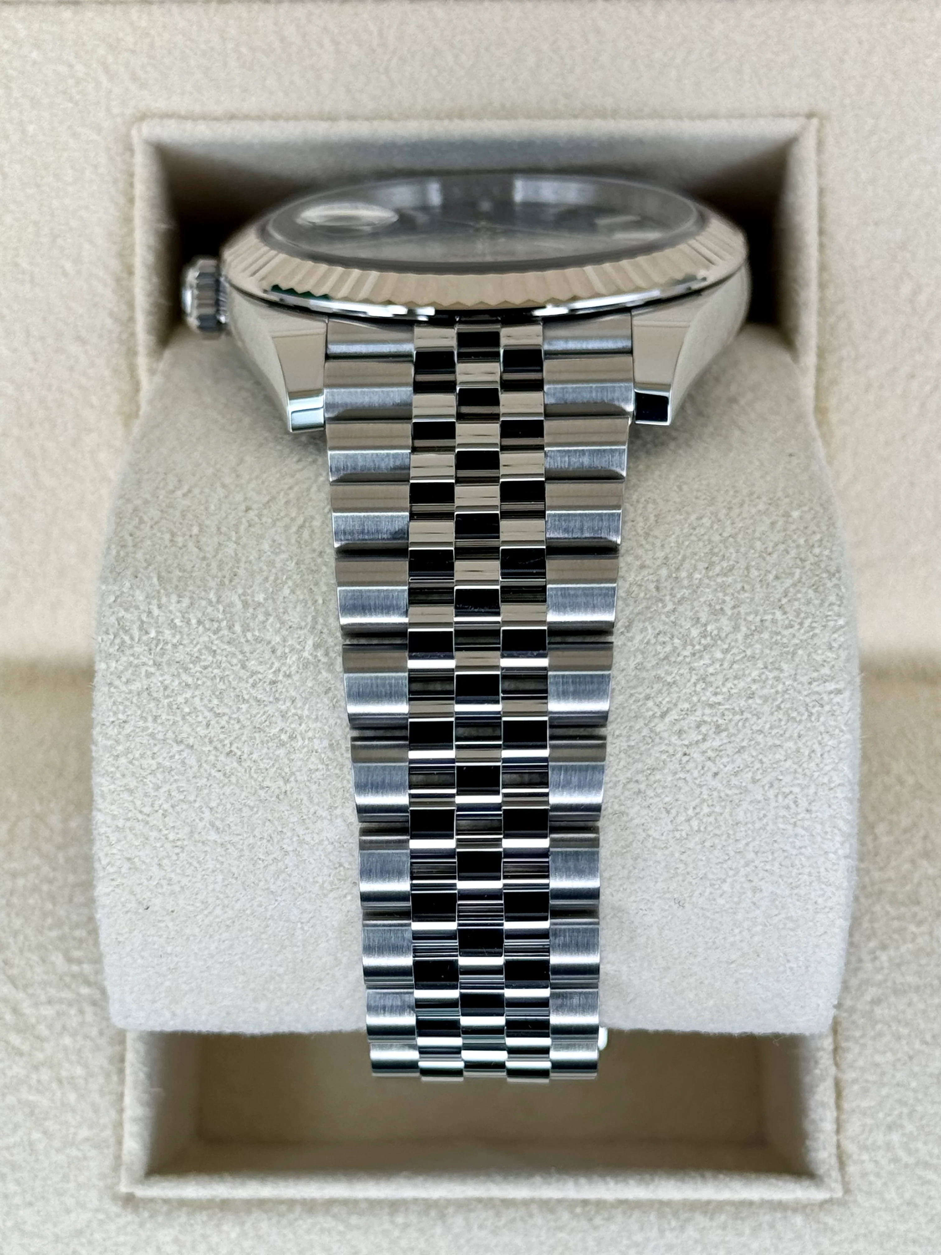 NEW 2025 Rolex Datejust 41mm 126334 Stainless Steel Jubilee Blue Dial - Image 4