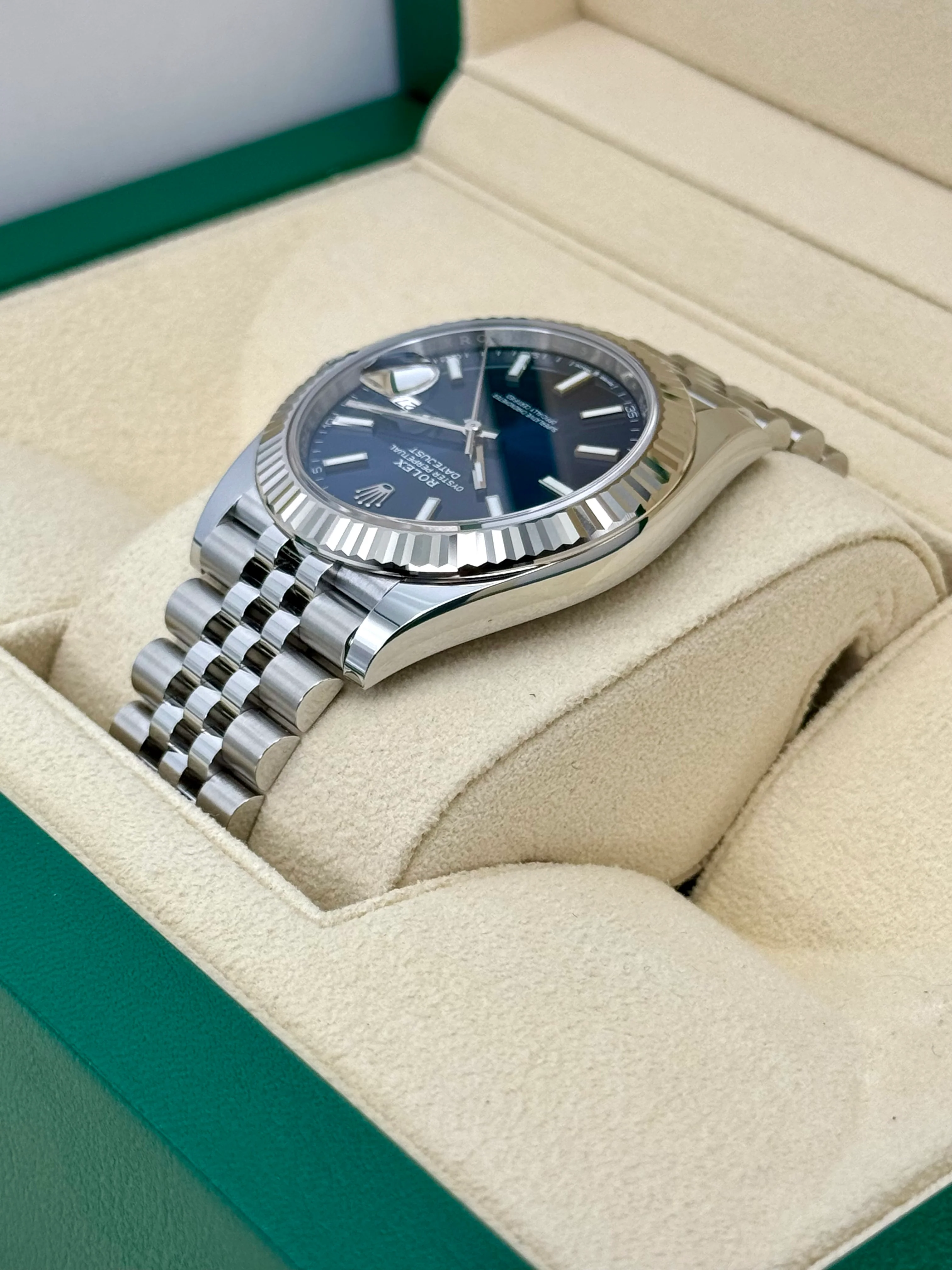 NEW 2025 Rolex Datejust 41mm 126334 Stainless Steel Jubilee Blue Dial - Image 7
