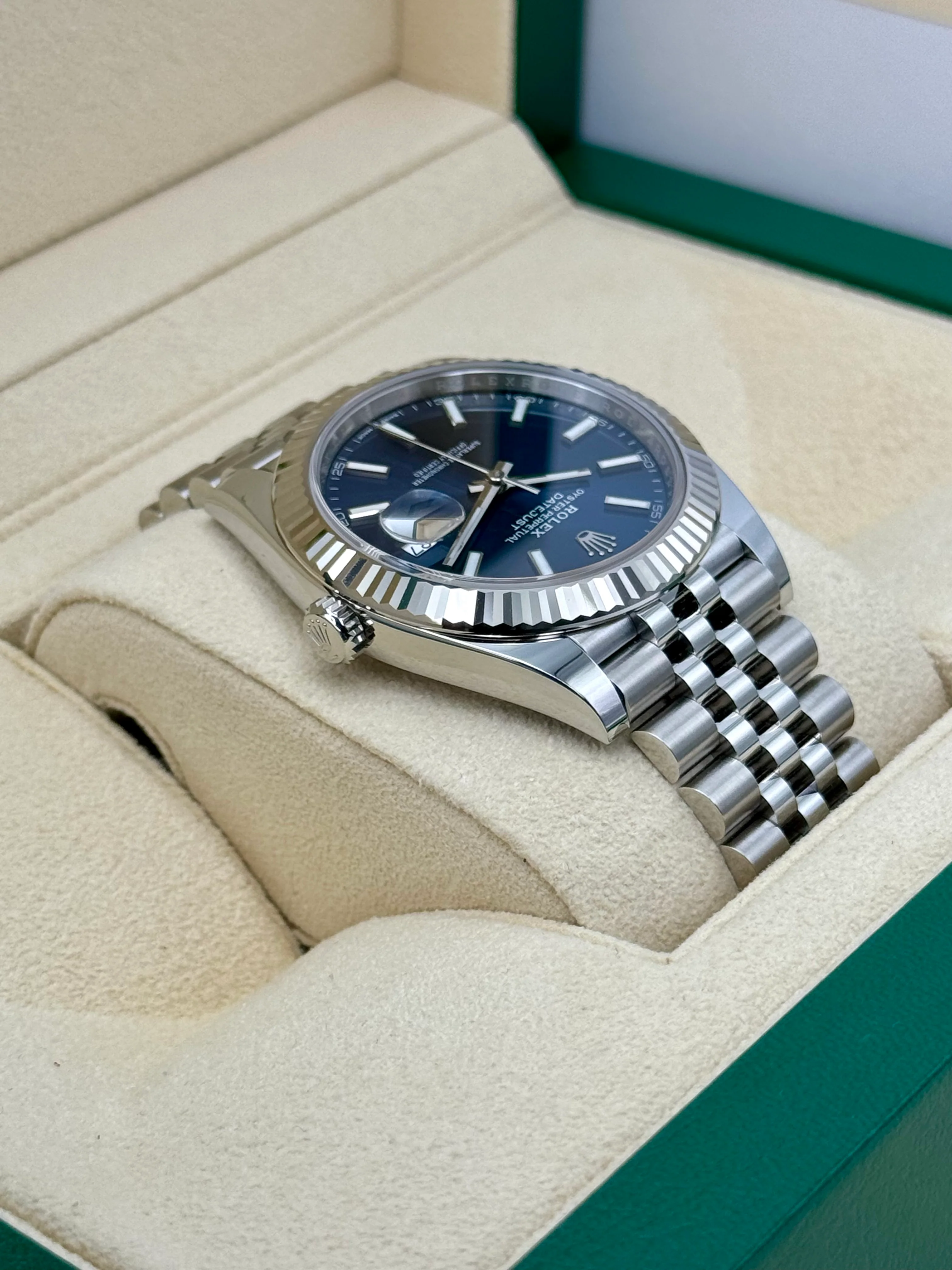 NEW 2025 Rolex Datejust 41mm 126334 Stainless Steel Jubilee Blue Dial - Image 8