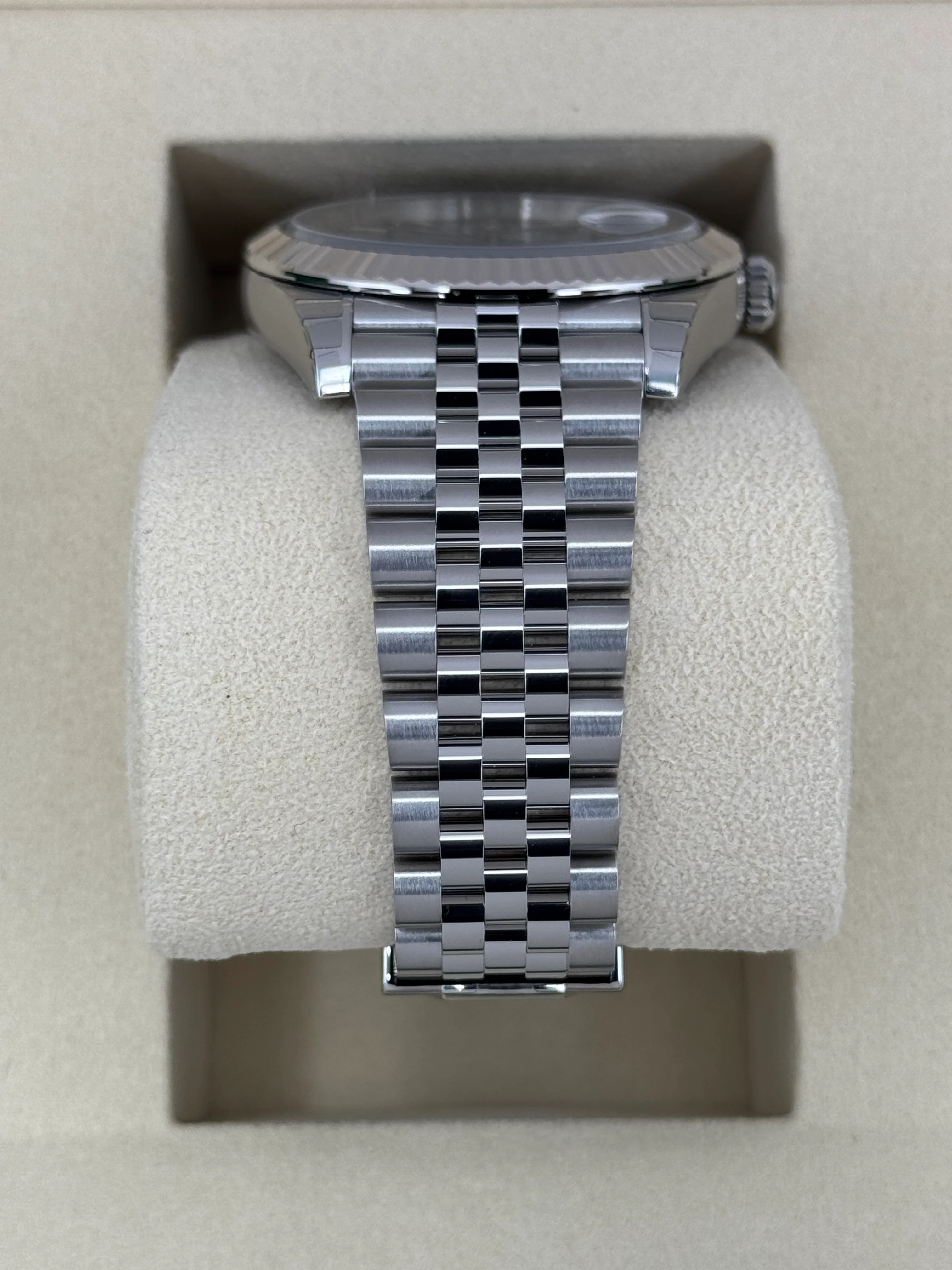 NEW 2025 Rolex Datejust 41mm 126334 Stainless Steel Jubilee Blue Dial - Image 3