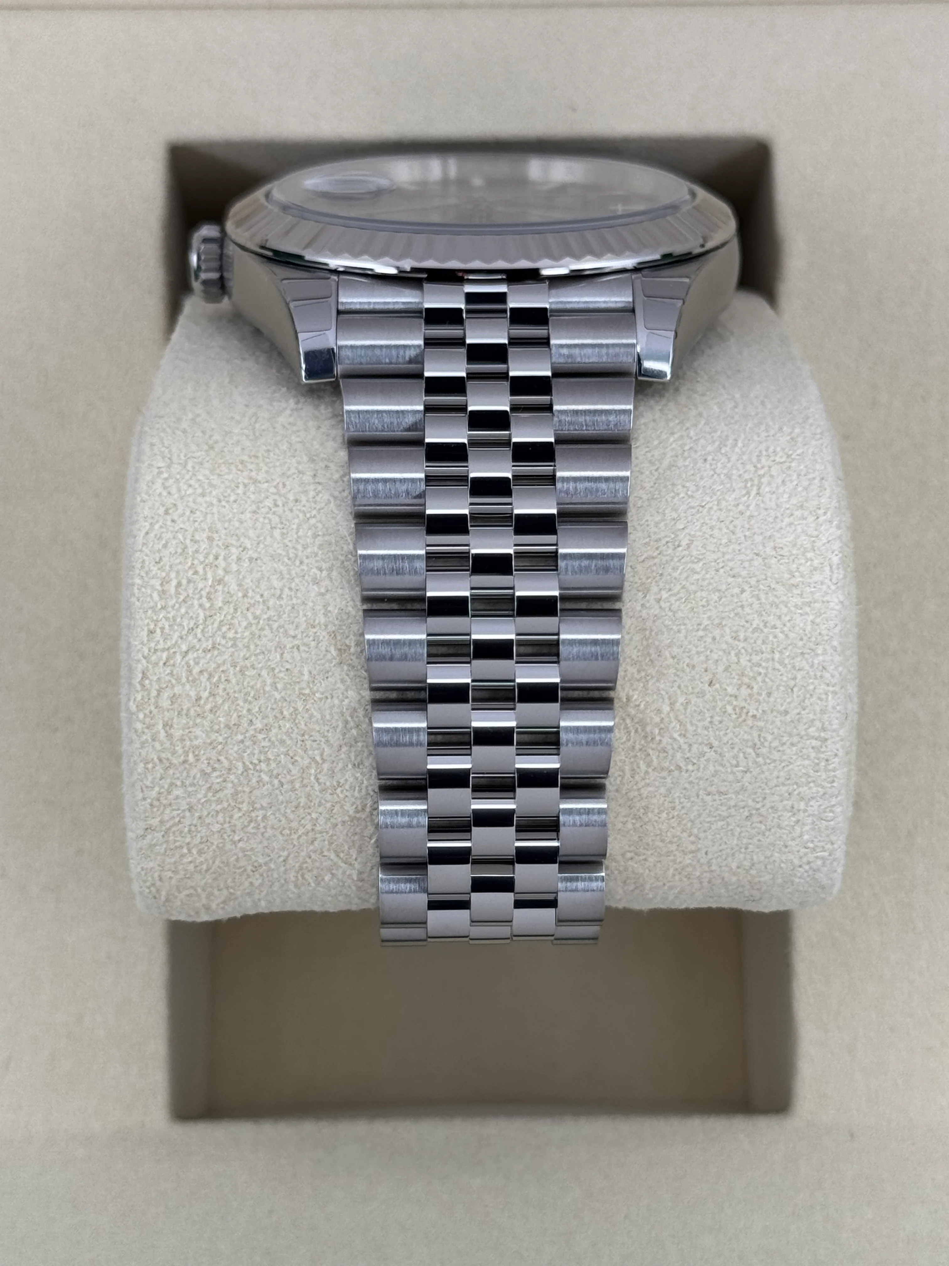 NEW 2025 Rolex Datejust 41mm 126334 Stainless Steel Jubilee Blue Dial - Image 4
