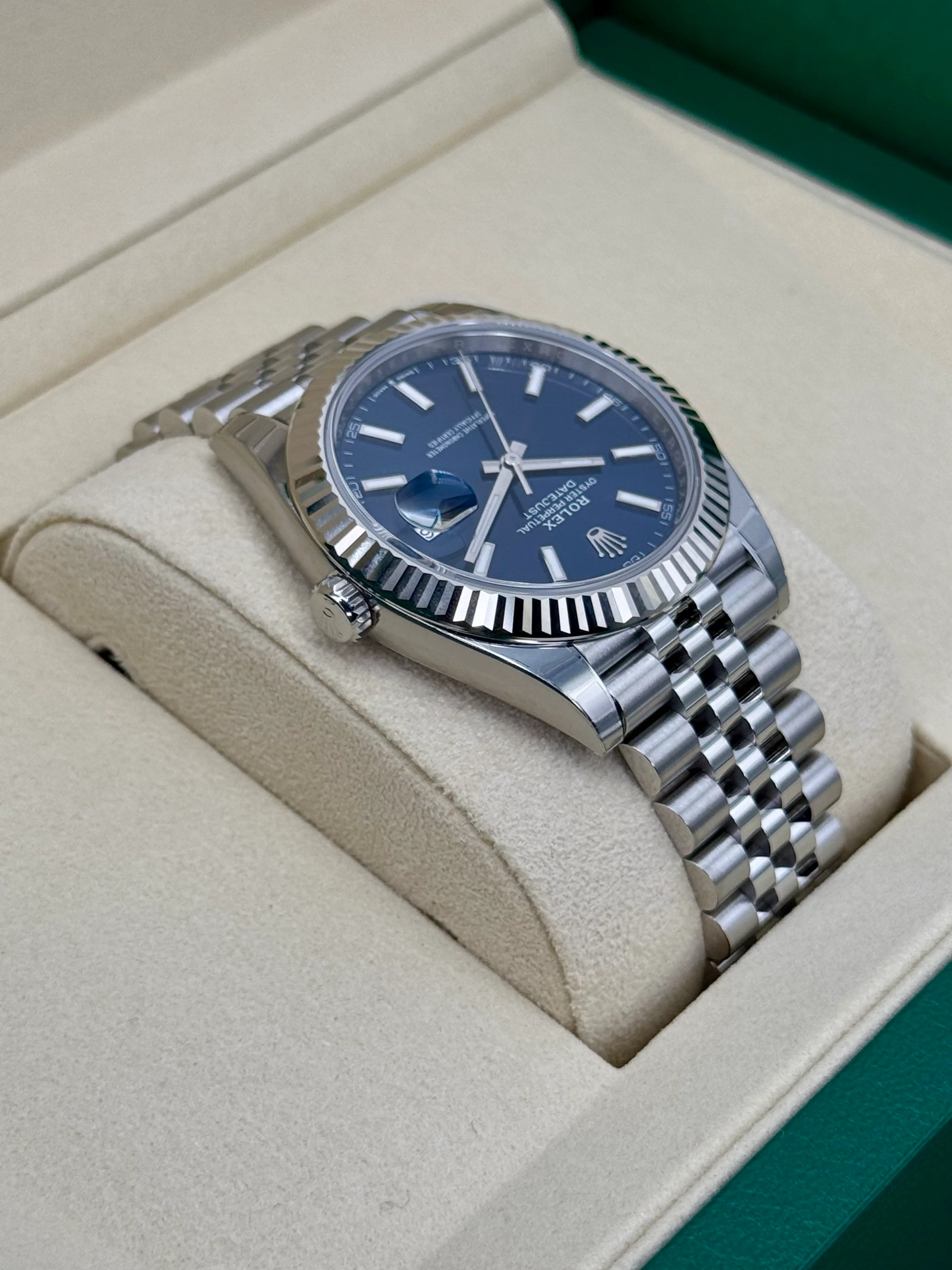 NEW 2025 Rolex Datejust 41mm 126334 Stainless Steel Jubilee Blue Dial - Image 8