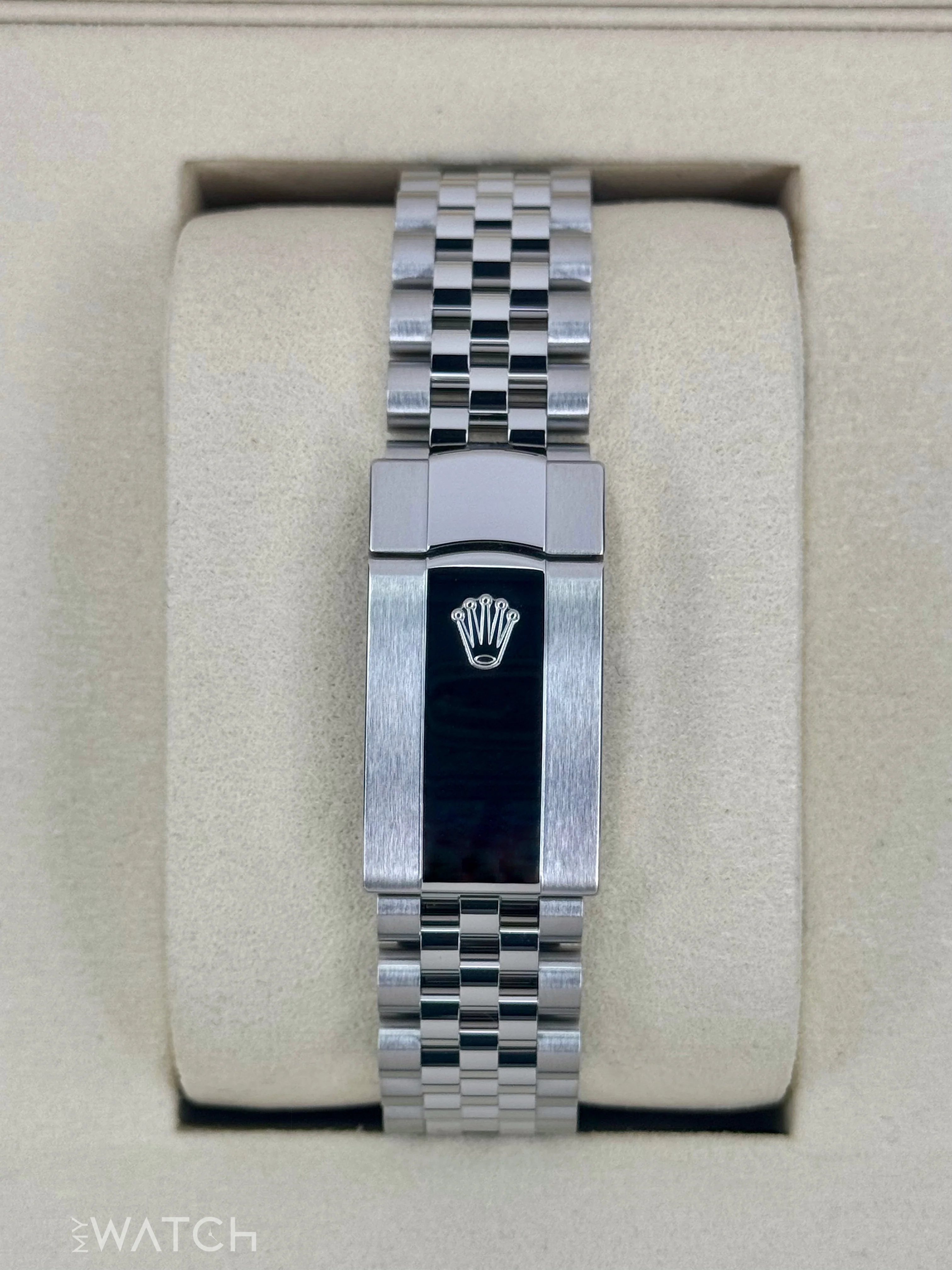 2025 Rolex Datejust 41mm 126334 Stainless Steel Jubilee Rhodium Dial - Image 2
