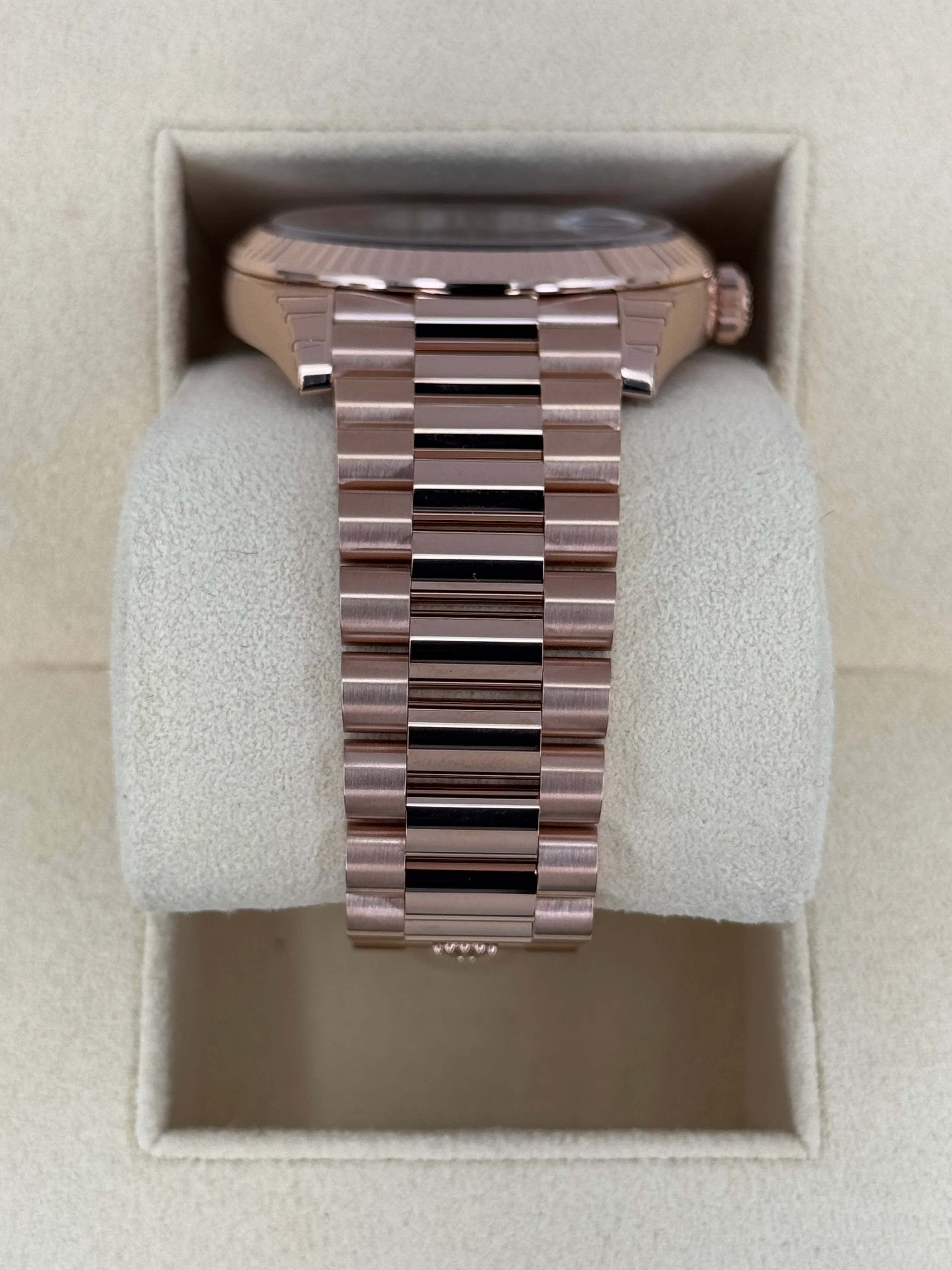 NEW 2025 Rolex Day-Date 40mm 228235 Presidential Rose Gold Olive Dial - Image 3