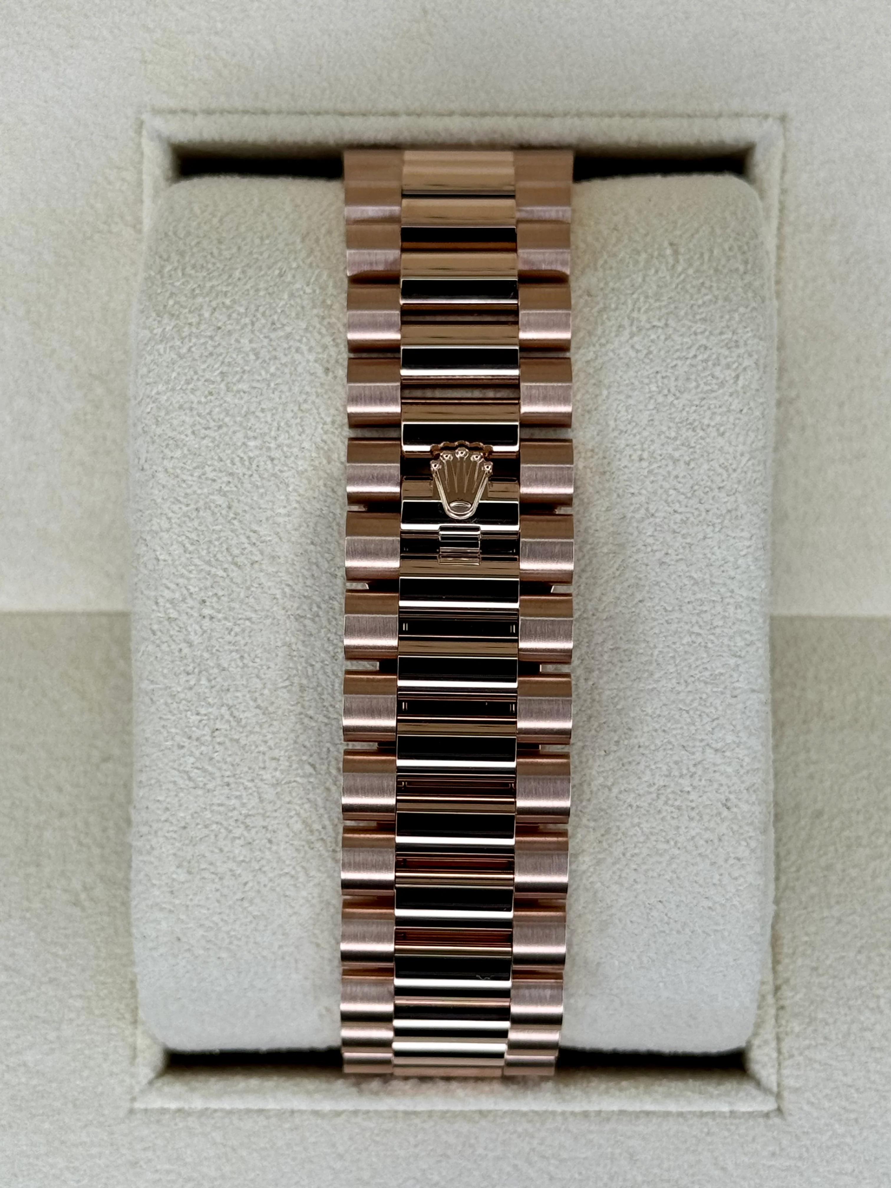 NEW 2025 Rolex Day-Date 40mm 228235 Rose Gold Mother Of Pearl Diamond Dial - Image 2
