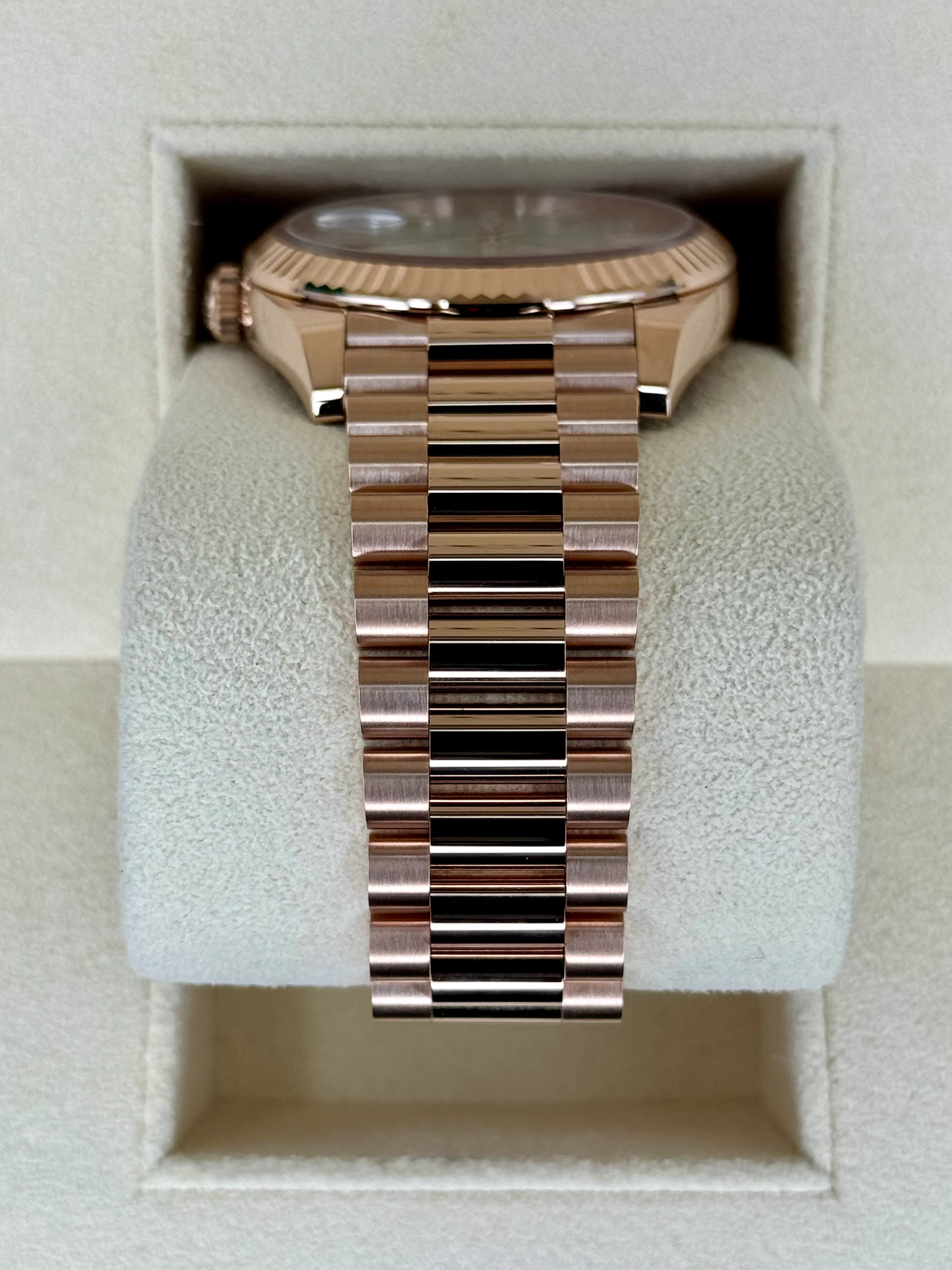 NEW 2025 Rolex Day-Date 40mm 228235 Rose Gold Mother Of Pearl Diamond Dial - Image 4