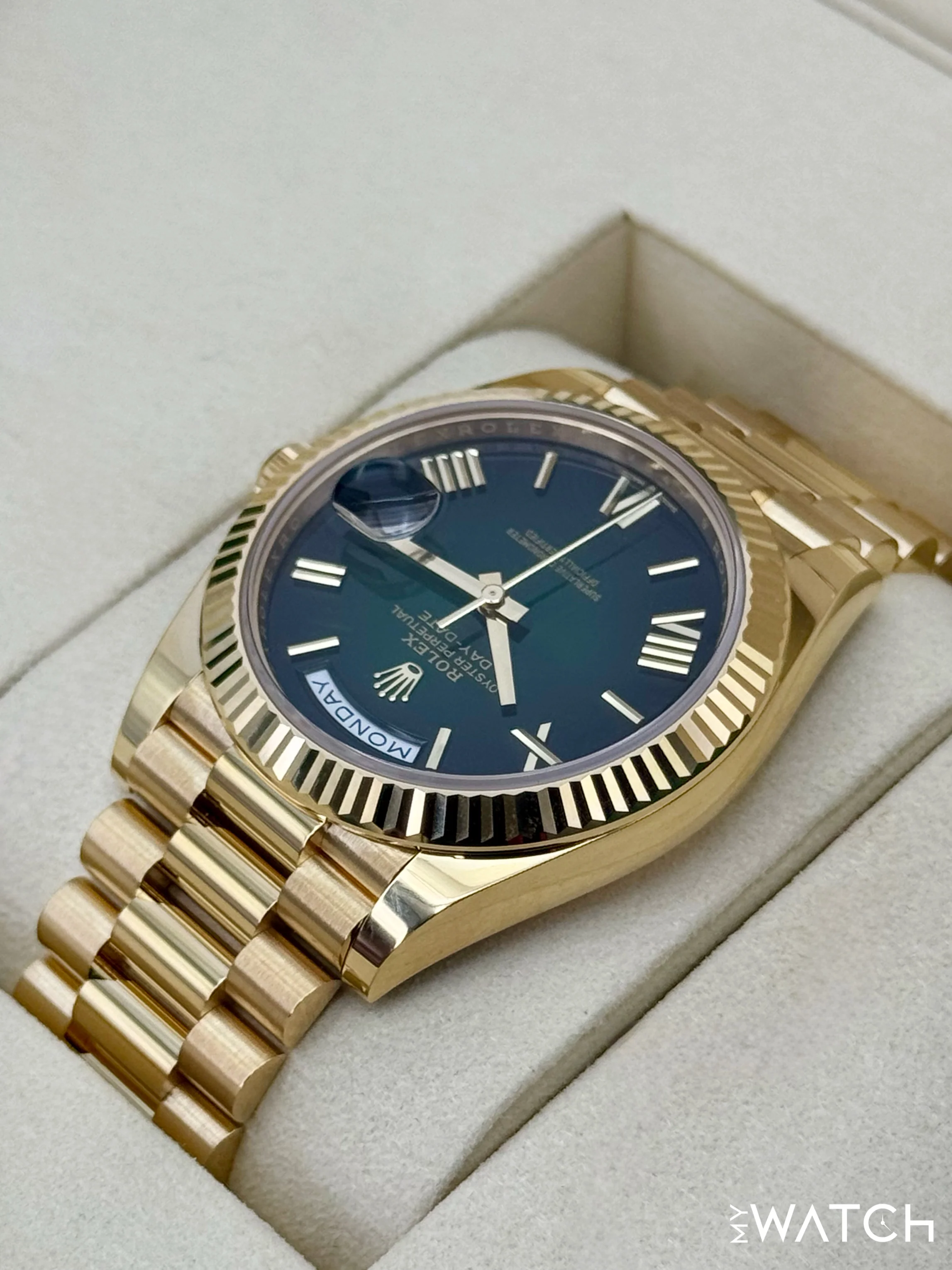 NEW 2025 Rolex Day-Date 40mm 228238 Presidential Green Ombre Dial - Image 7