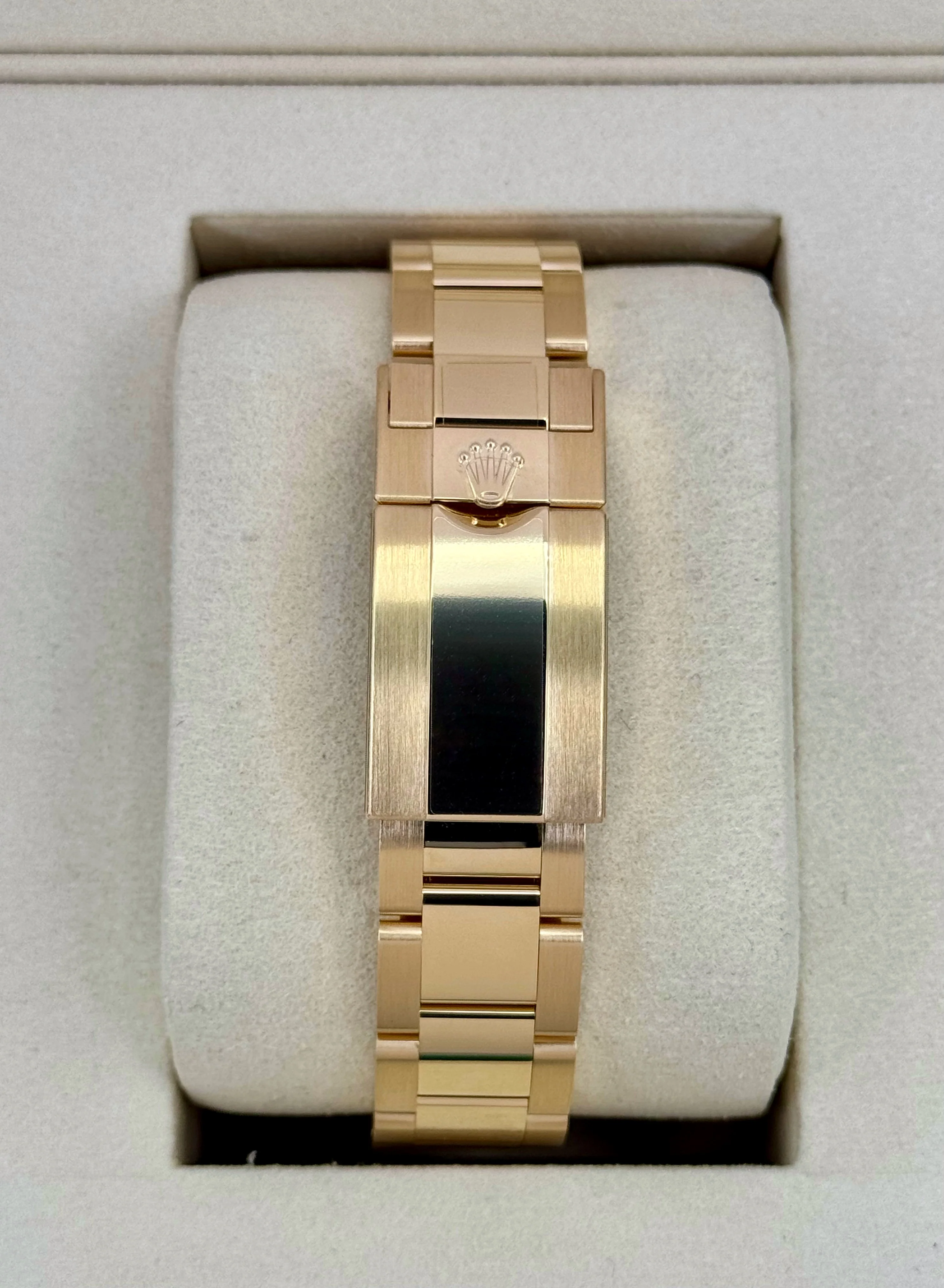 NEW 2025 Rolex Daytona 40mm 126508 18K Yellow Gold Black Dial - Image 2