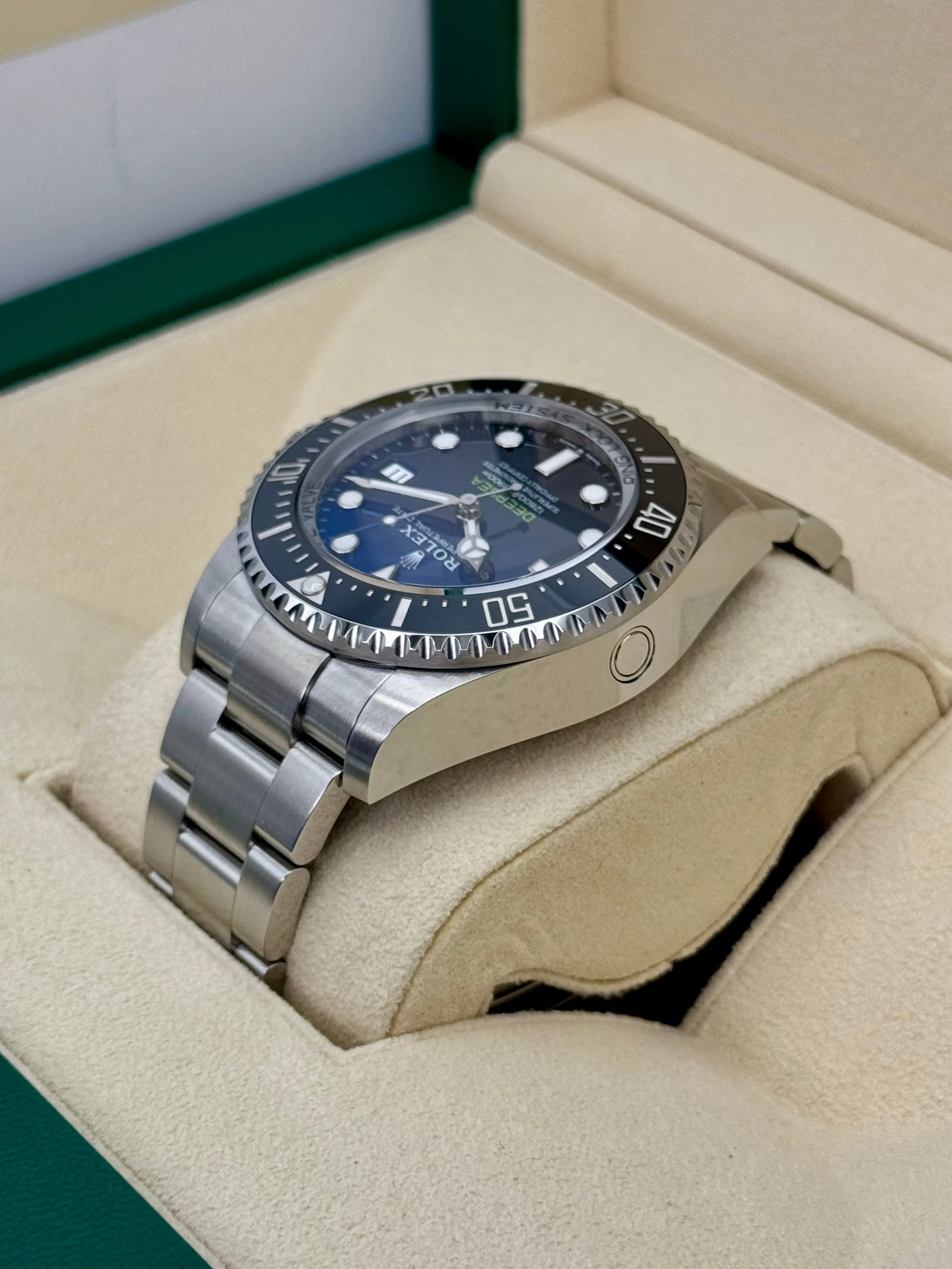 NEW 2025 Rolex Deepsea "James Cameron" 44mm 136660 Stainless Steel Blue Dial - Image 7