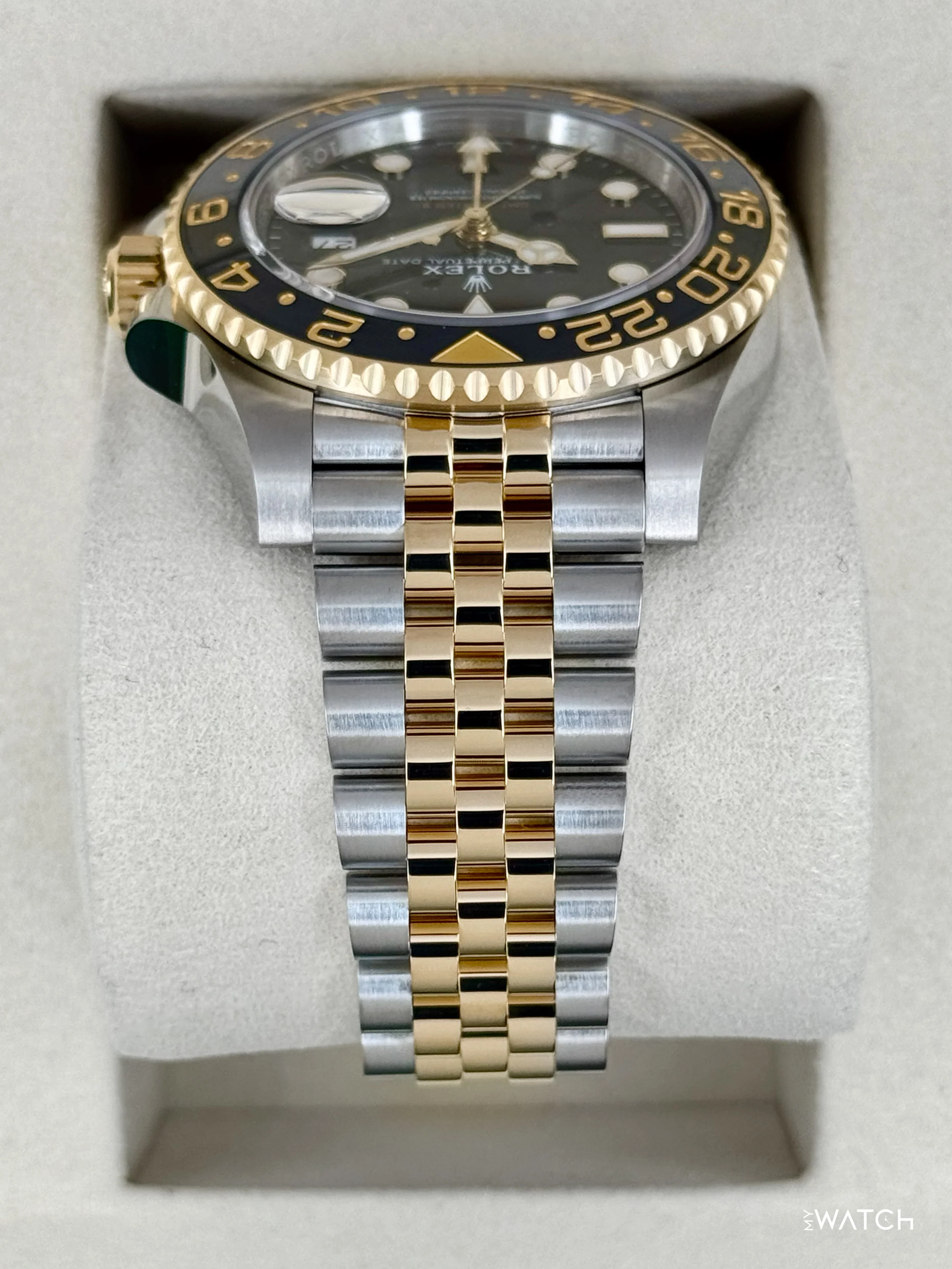 NEW 2025 Rolex GMT-Master II 40mm 126713GRNR Two-Tone Jubilee - Image 4