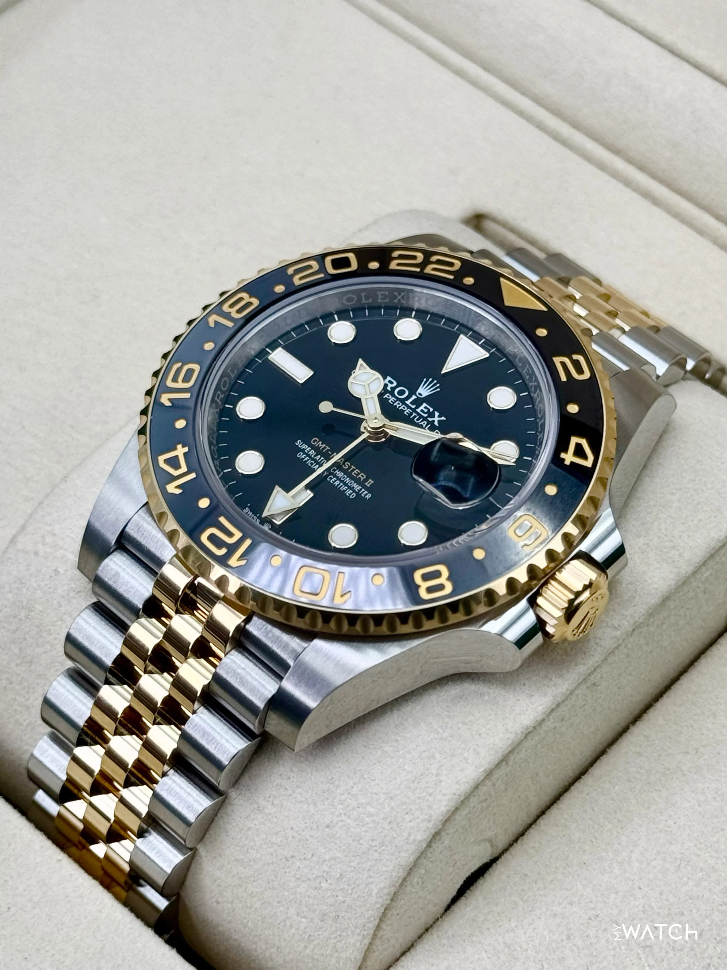 NEW 2025 Rolex GMT-Master II 40mm 126713GRNR Two-Tone Jubilee - Image 5