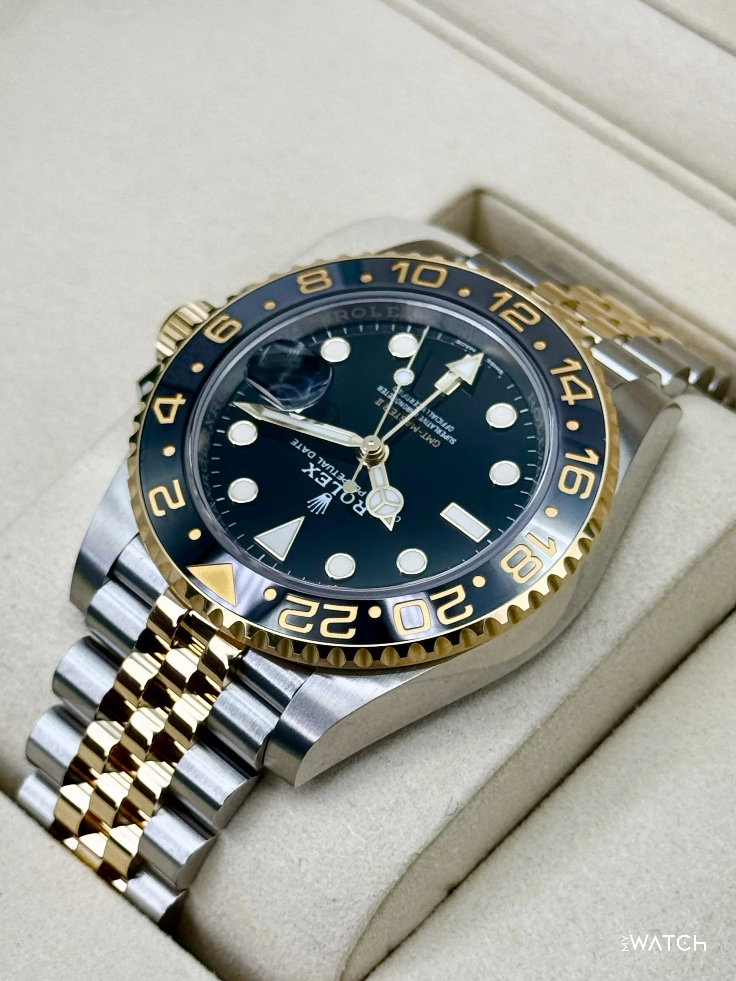 NEW 2025 Rolex GMT-Master II 40mm 126713GRNR Two-Tone Jubilee - Image 7