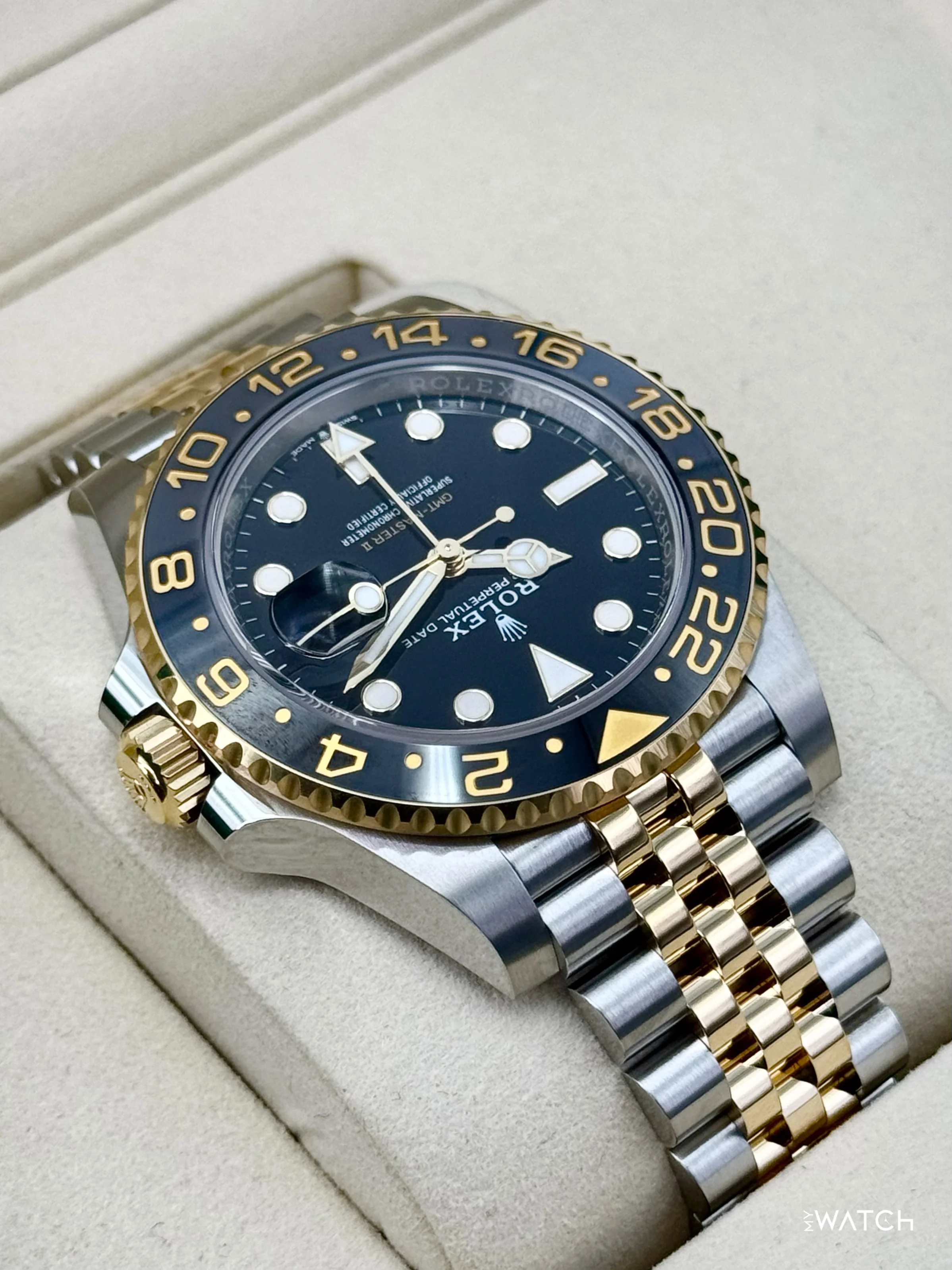 NEW 2025 Rolex GMT-Master II 40mm 126713GRNR Two-Tone Jubilee - Image 8