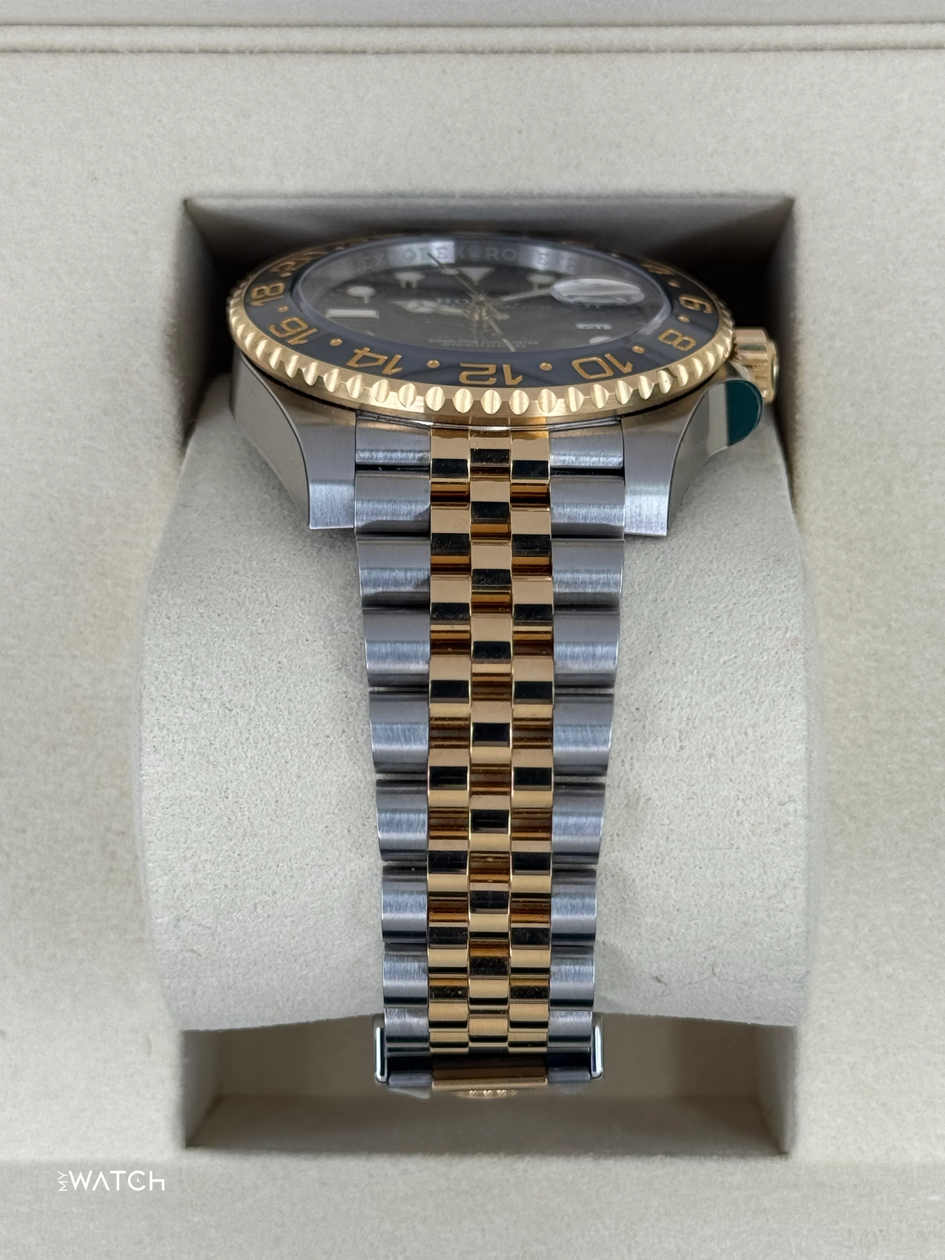 NEW 2025 Rolex GMT-Master II 40mm 126713GRNR Two-Tone Jubilee (STICKERED) - Image 3