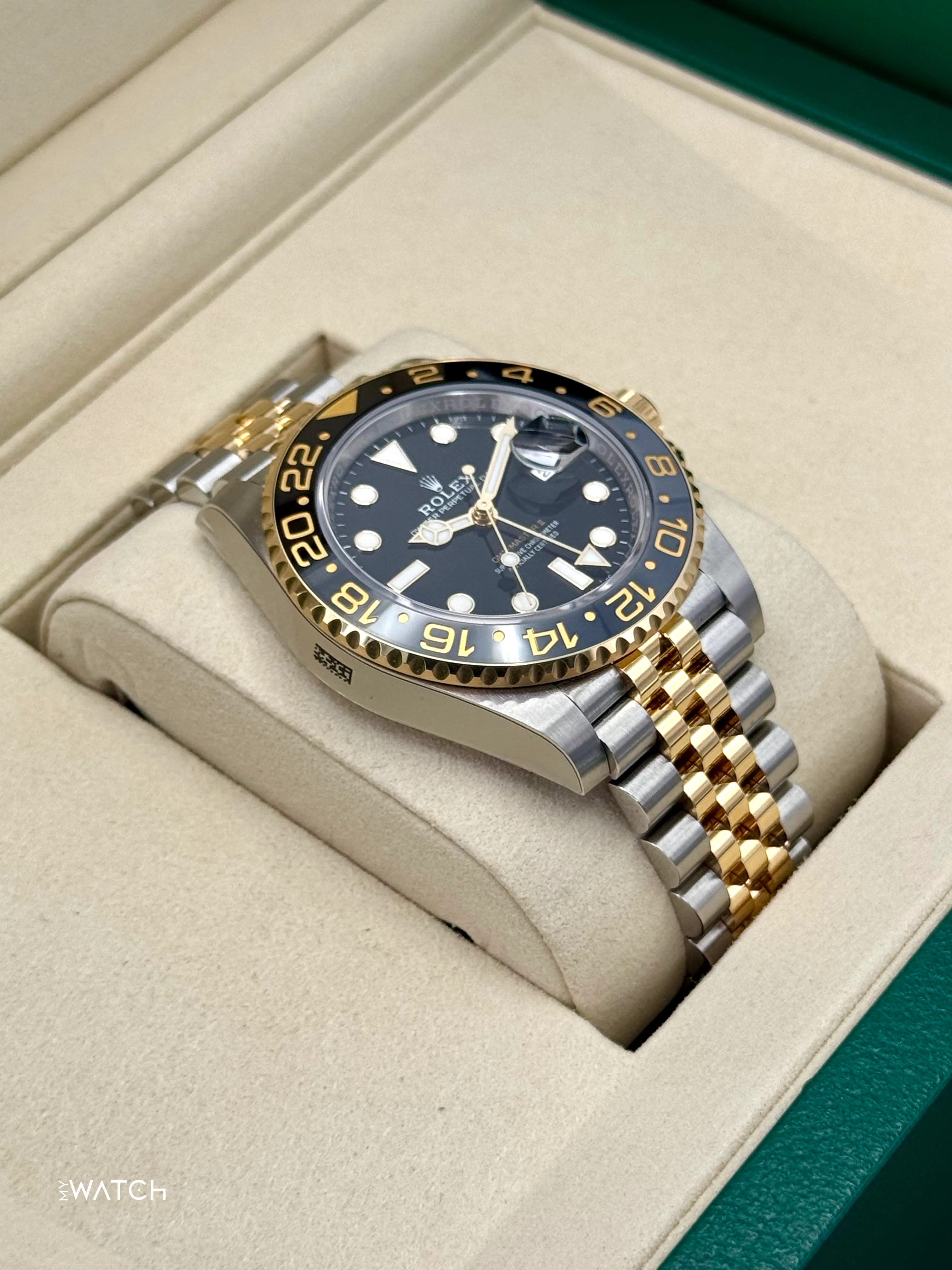 NEW 2025 Rolex GMT-Master II 40mm 126713GRNR Two-Tone Jubilee (STICKERED) - Image 6