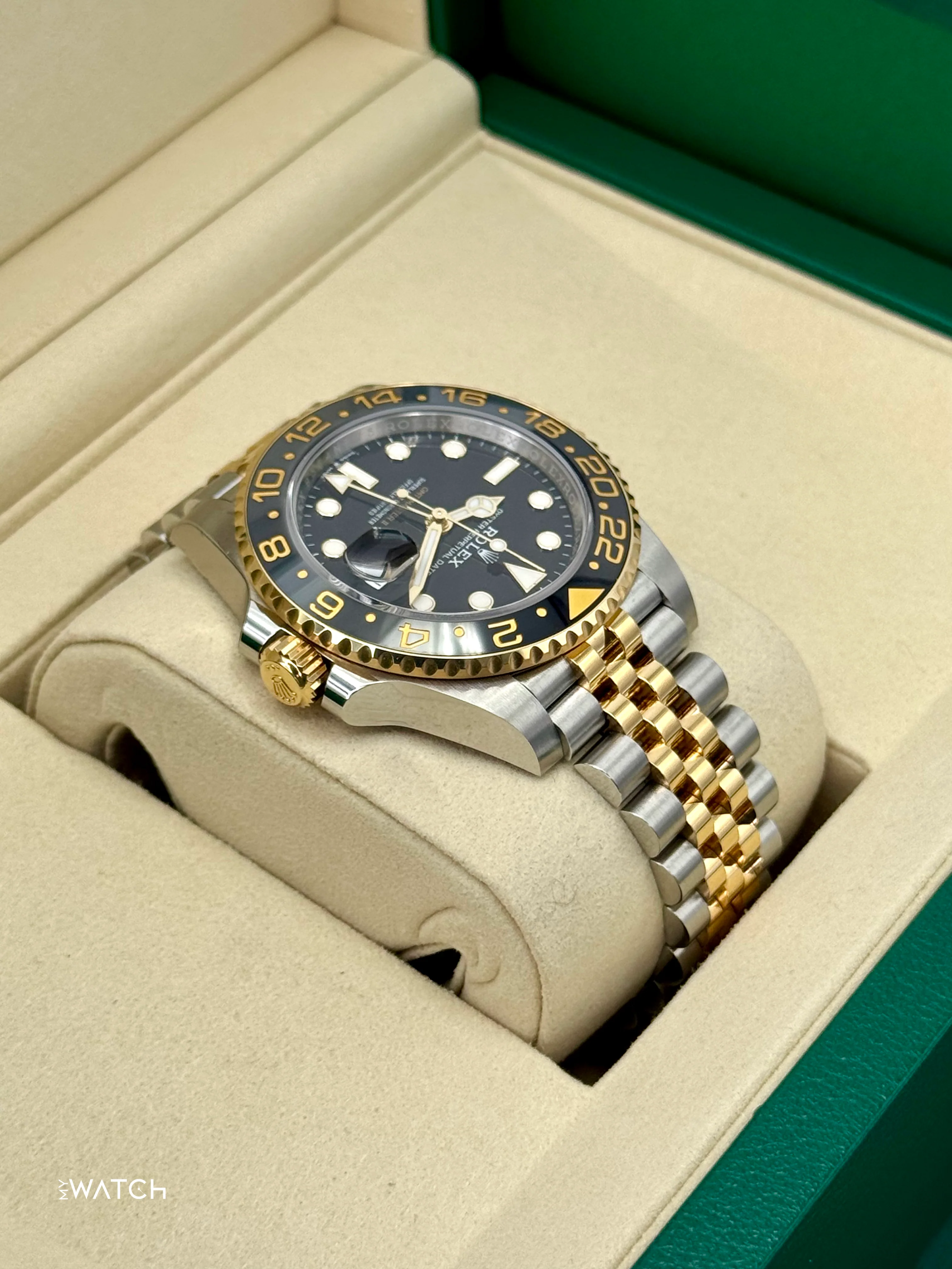 NEW 2025 Rolex GMT-Master II 40mm 126713GRNR Two-Tone Jubilee (STICKERED) - Image 8