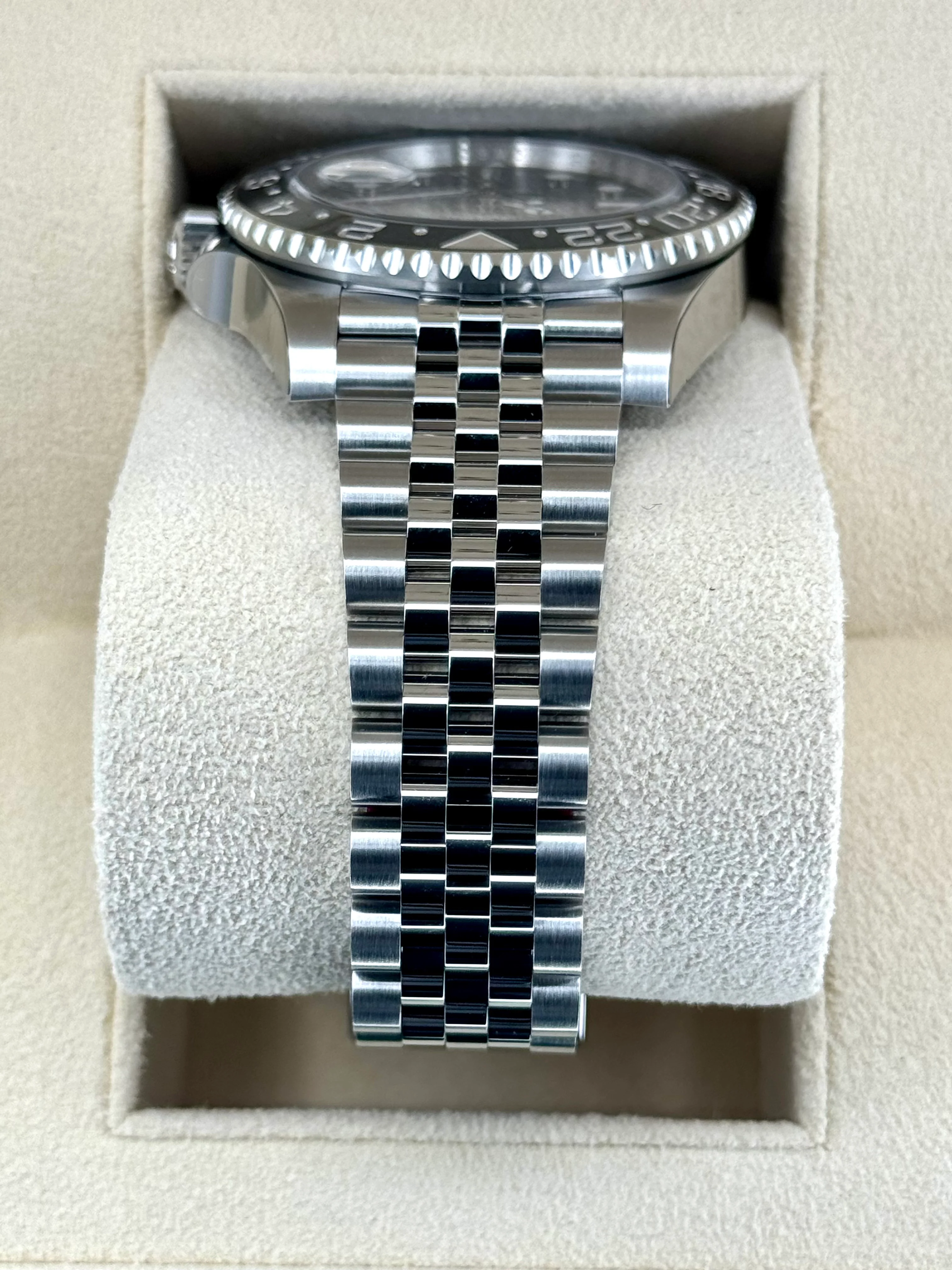 NEW 2025 Rolex GMT-Master II "Bruce Wayne" 40mm 126710GRNR Black Dial - Image 4