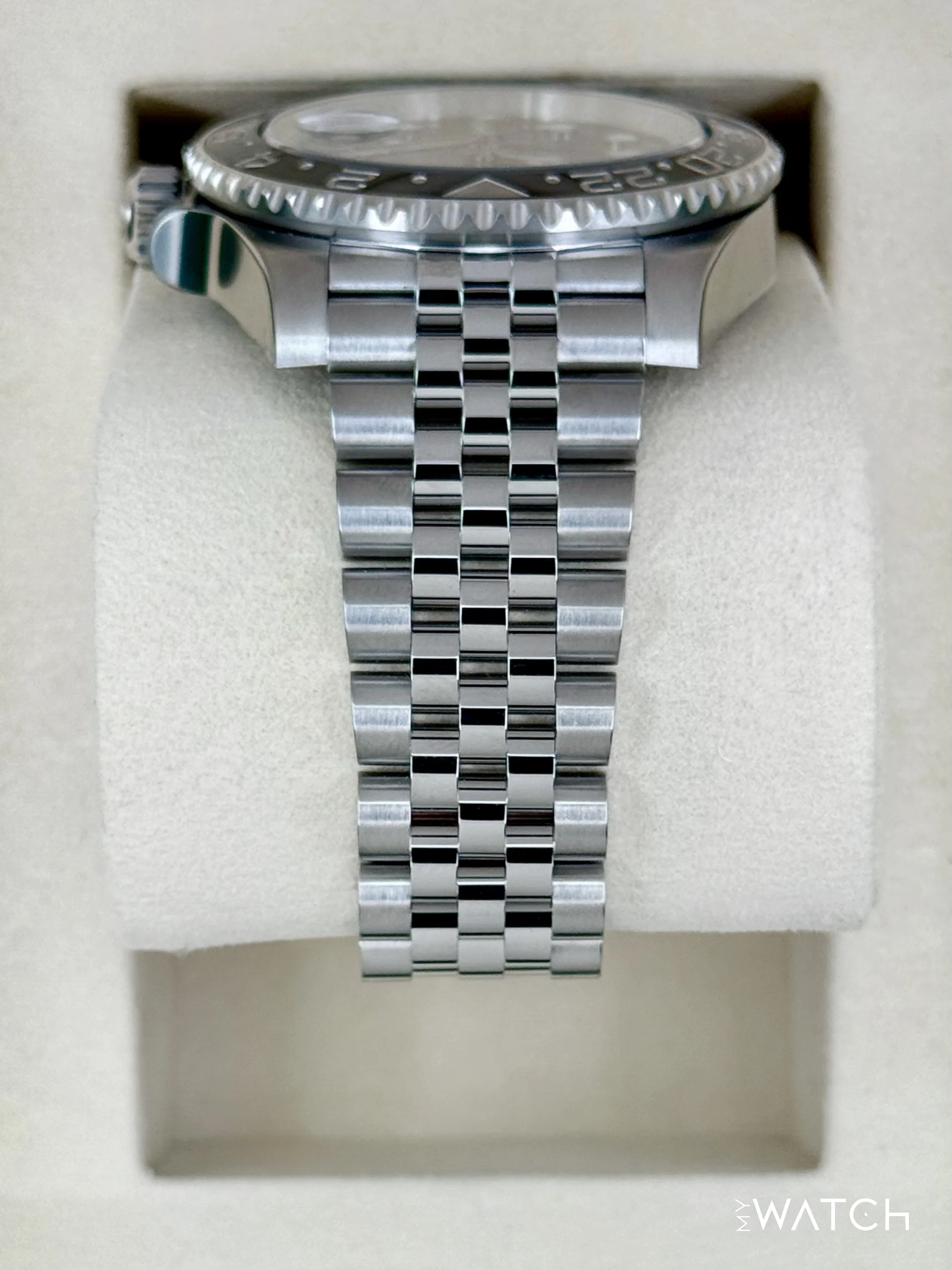 NEW 2025 Rolex GMT-Master II "Bruce Wayne" 40mm 126710GRNR Jubilee (STICKERED) - Image 4