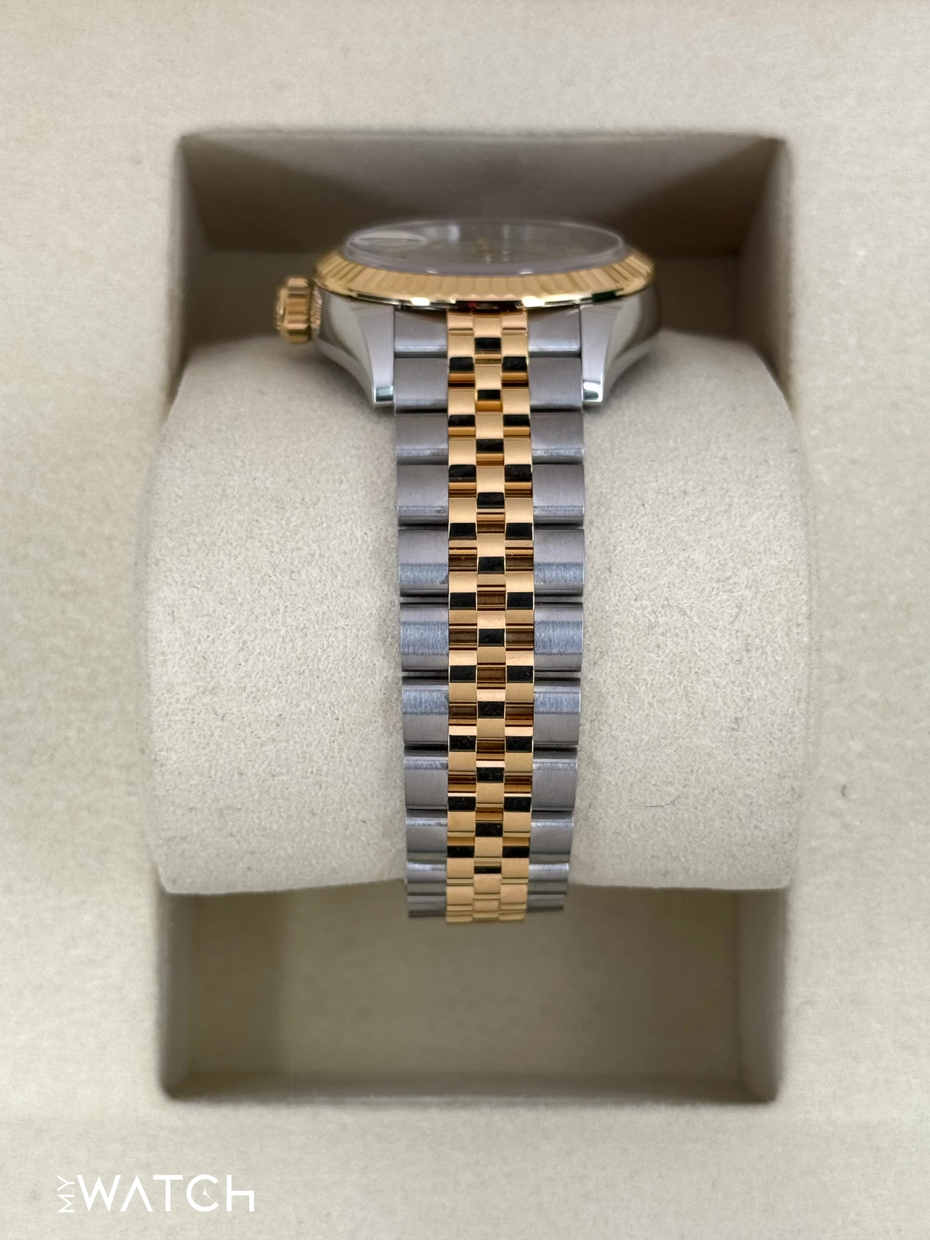 NEW 2025 Rolex Lady Datejust 28mm 279173 Jubilee MOP Diamond Dial - Image 4