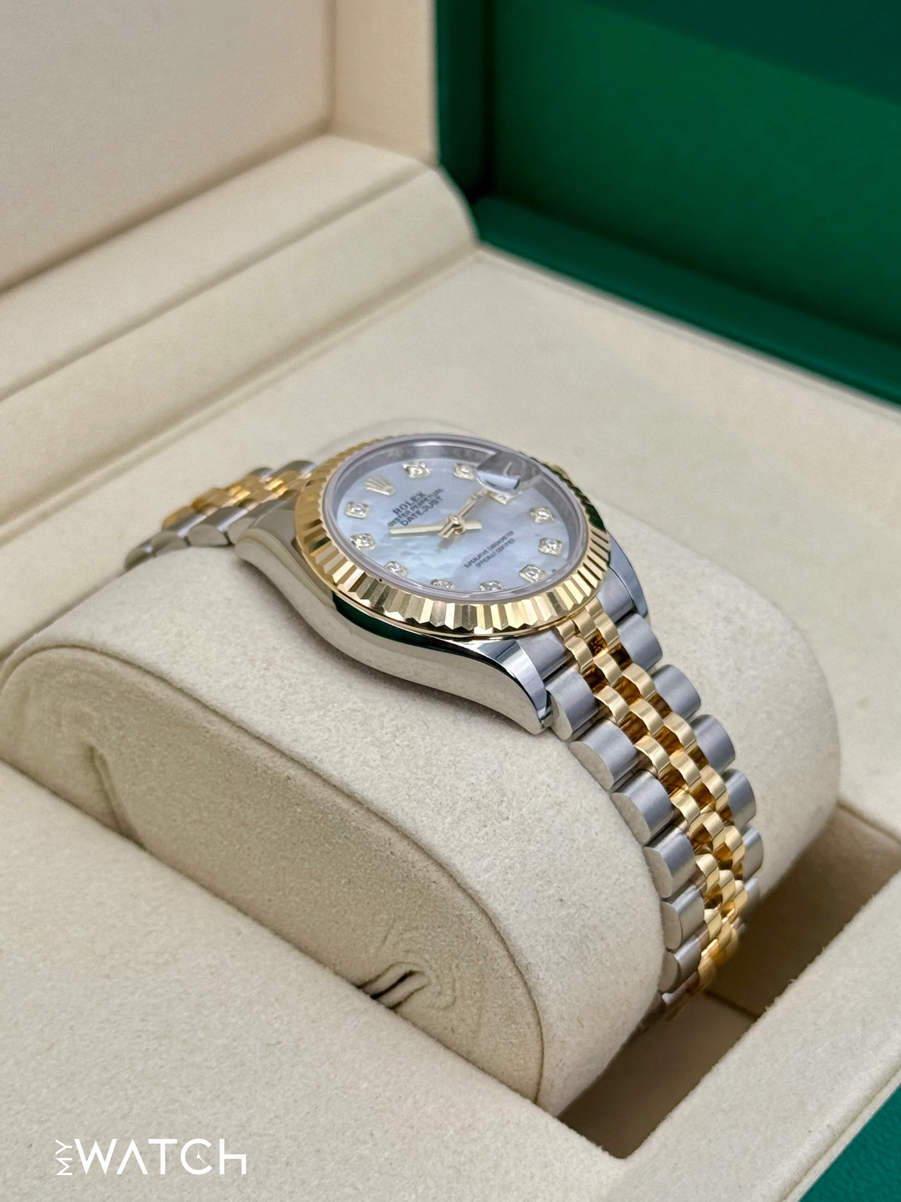 NEW 2025 Rolex Lady Datejust 28mm 279173 Jubilee MOP Diamond Dial - Image 6