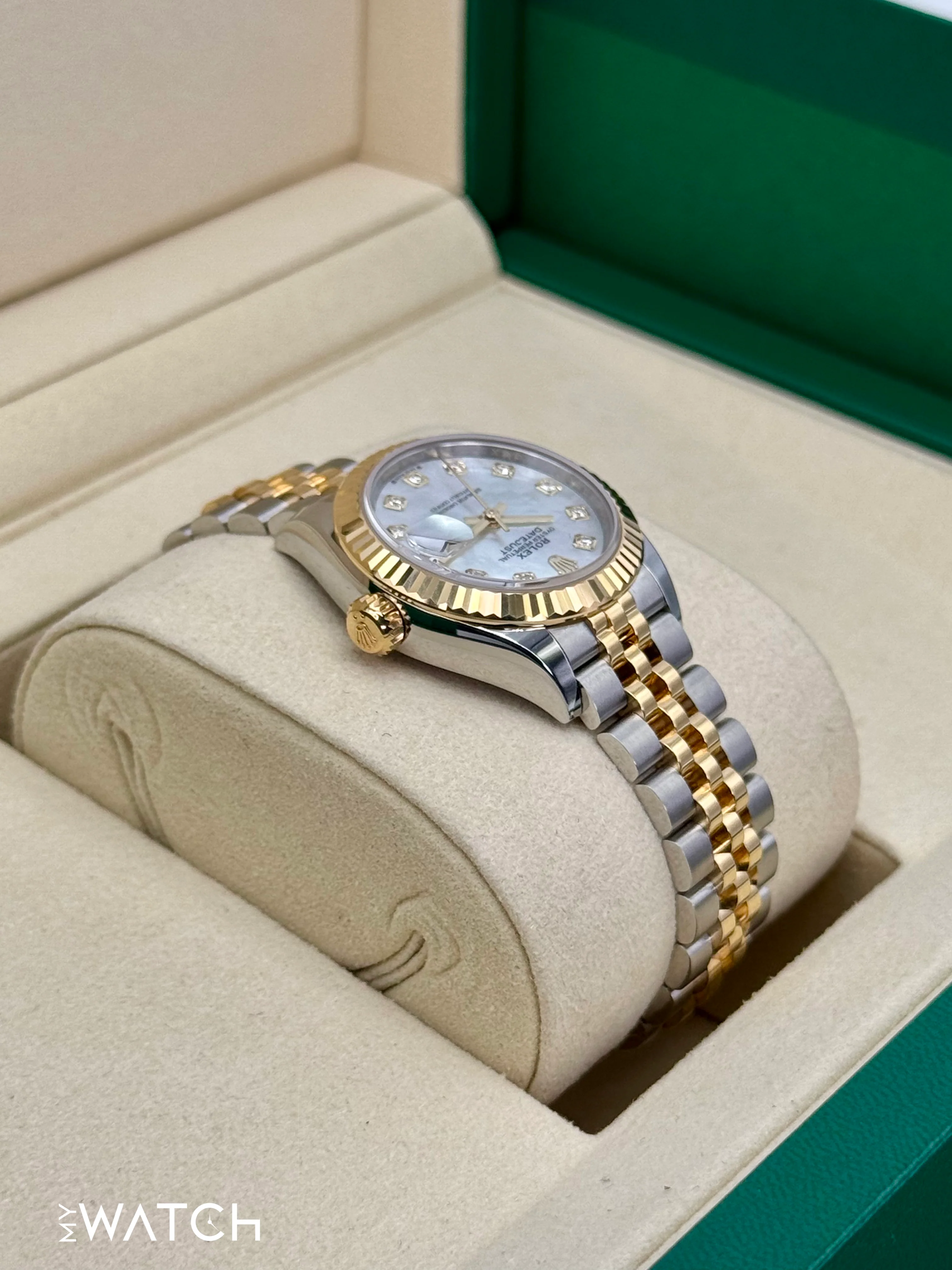 NEW 2025 Rolex Lady Datejust 28mm 279173 Jubilee MOP Diamond Dial - Image 8
