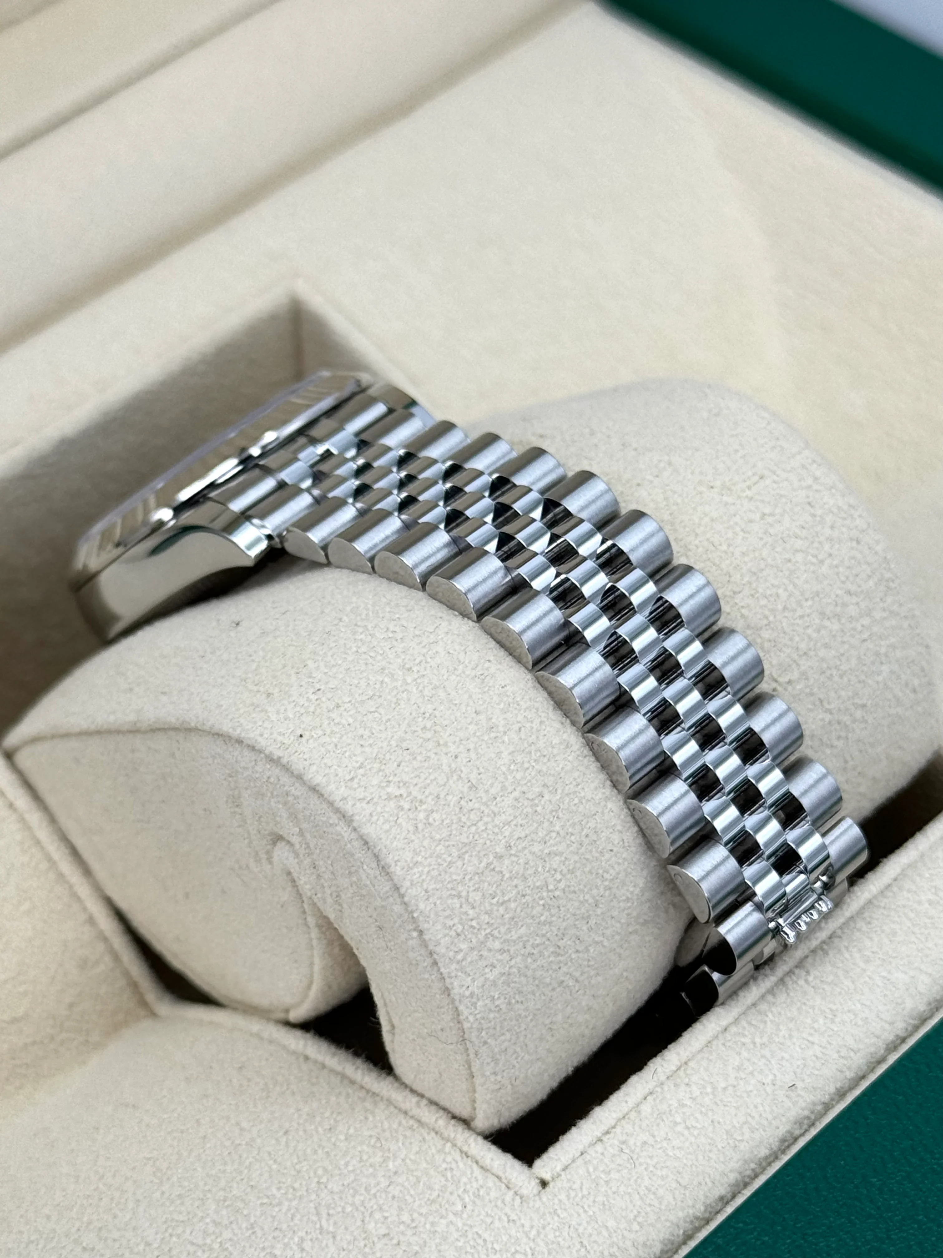 NEW 2025 Rolex Datejust 31mm 278274 Stainless Steel Jubilee Floral Dial - Image 6