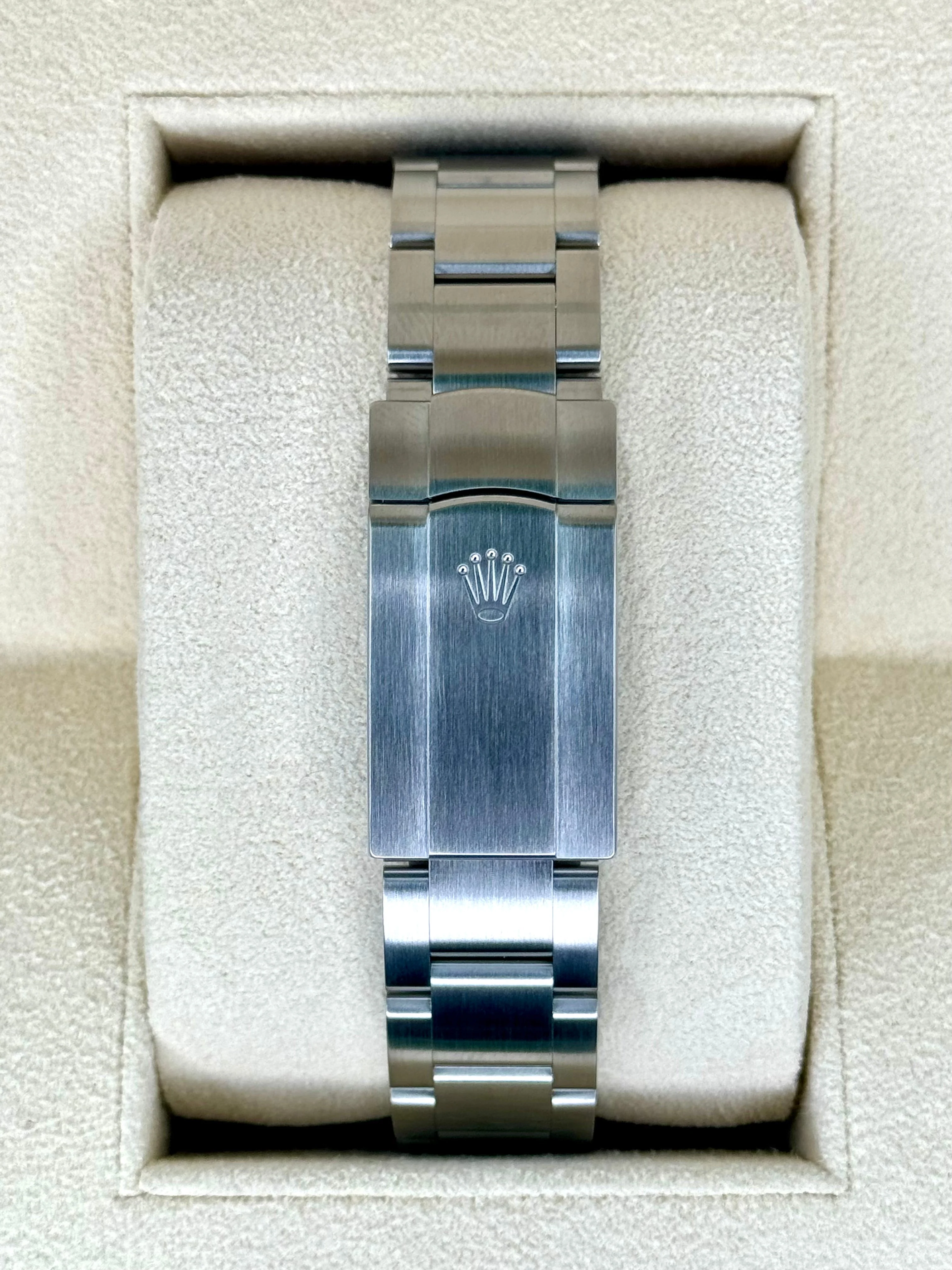 NEW 2025 Rolex Oyster Perpetual 41mm 124300 Green Dial - Image 2