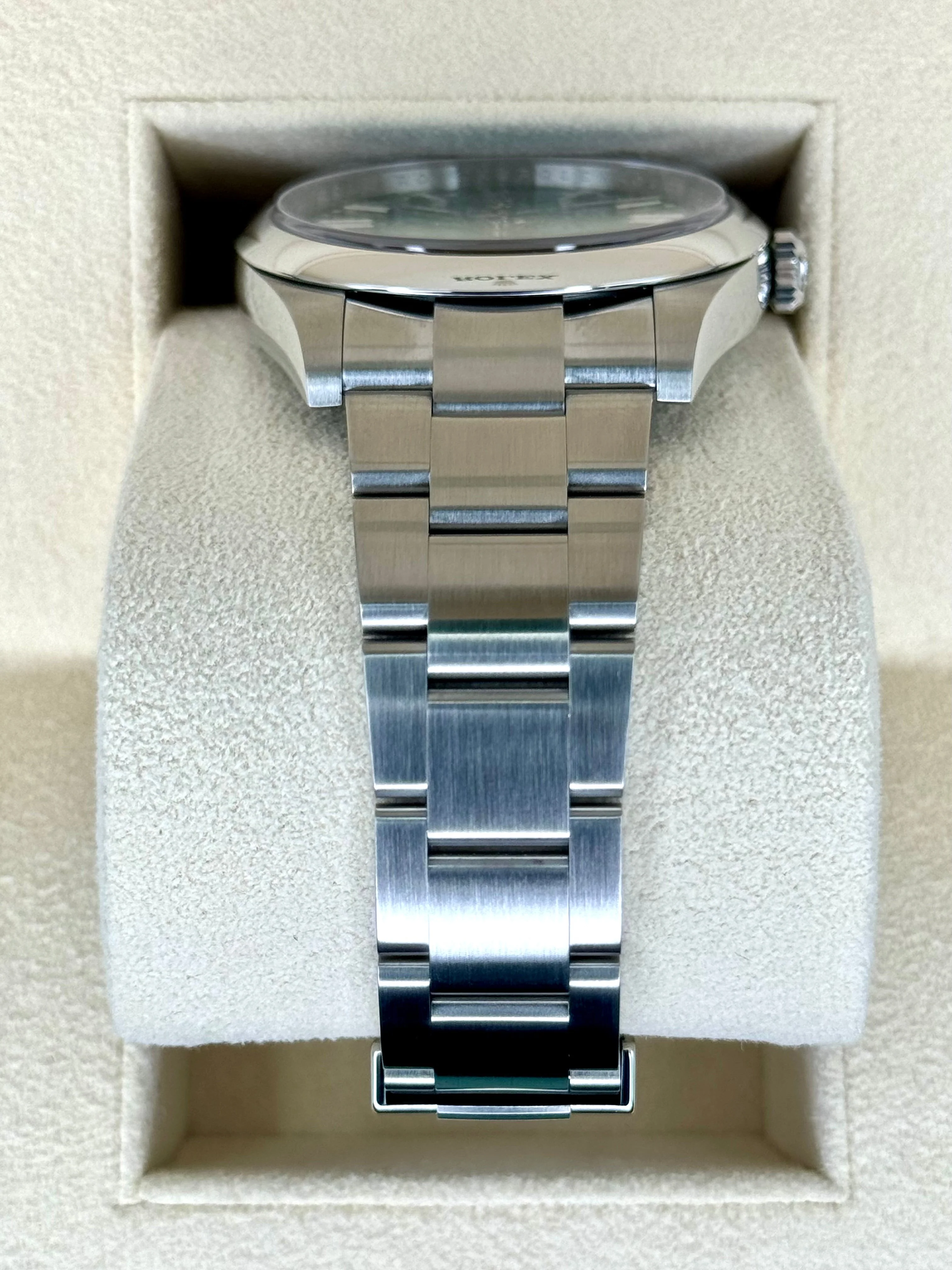 NEW 2025 Rolex Oyster Perpetual 41mm 124300 Green Dial - Image 3