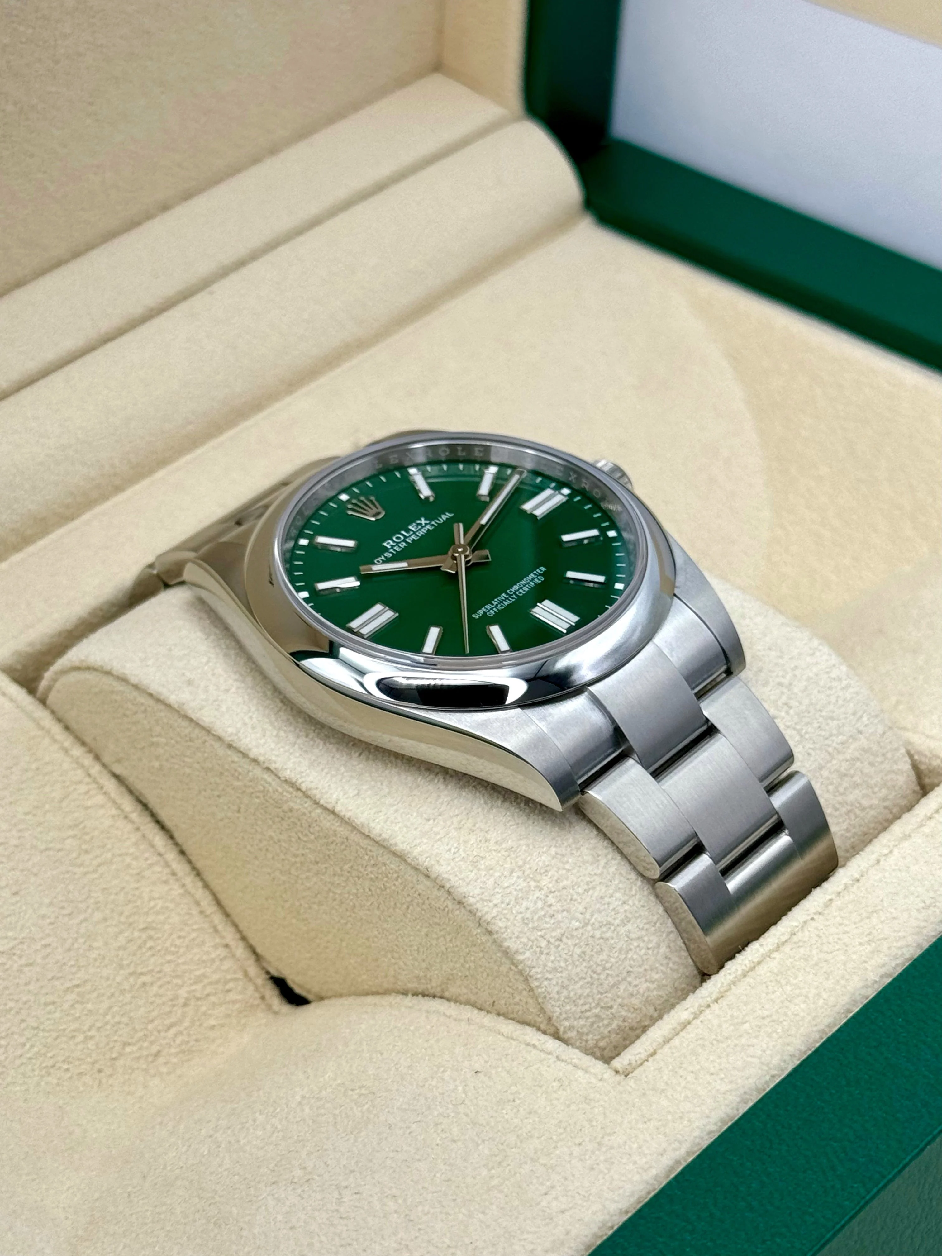 NEW 2025 Rolex Oyster Perpetual 41mm 124300 Green Dial - Image 6