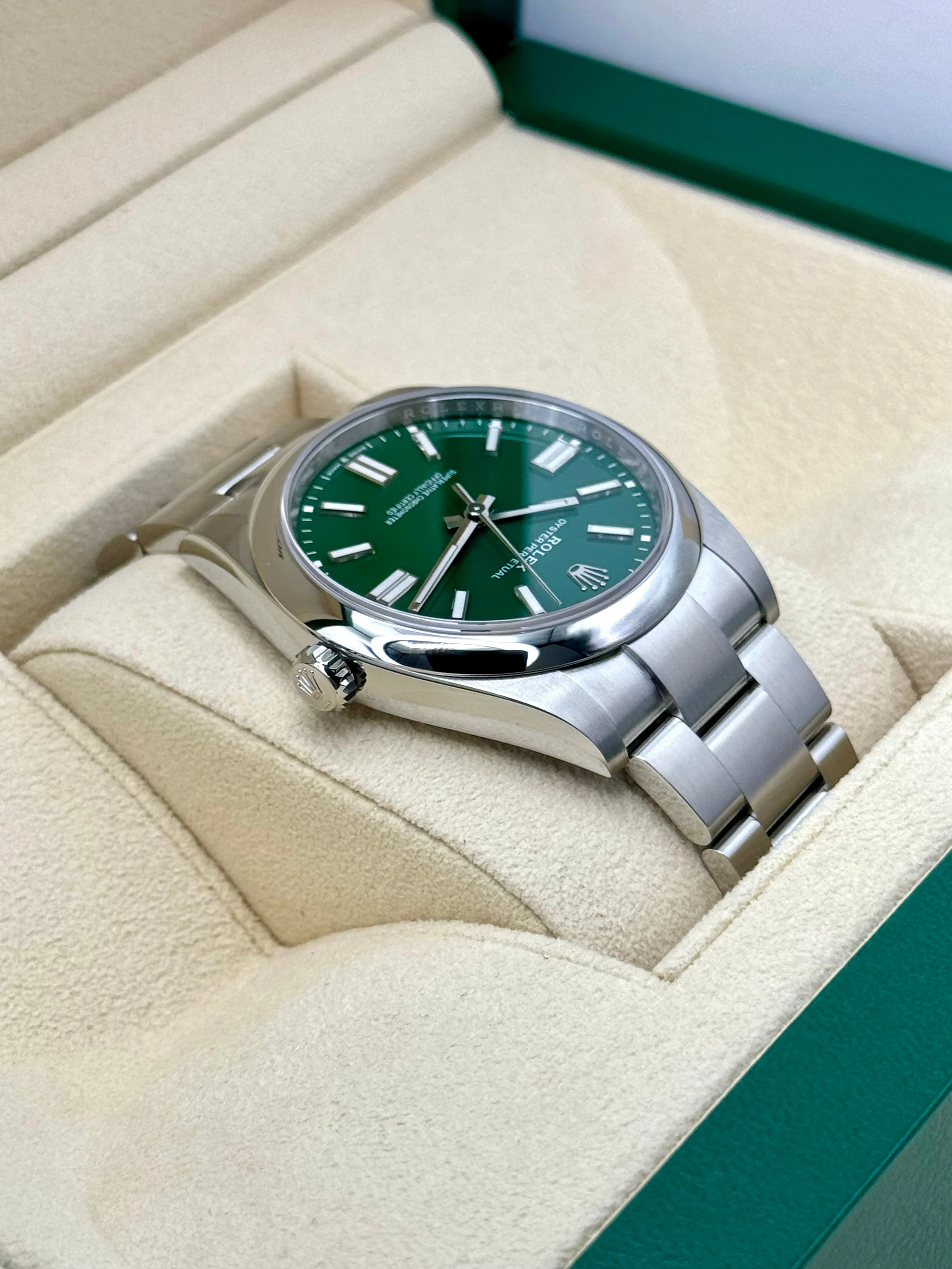 NEW 2025 Rolex Oyster Perpetual 41mm 124300 Green Dial - Image 8