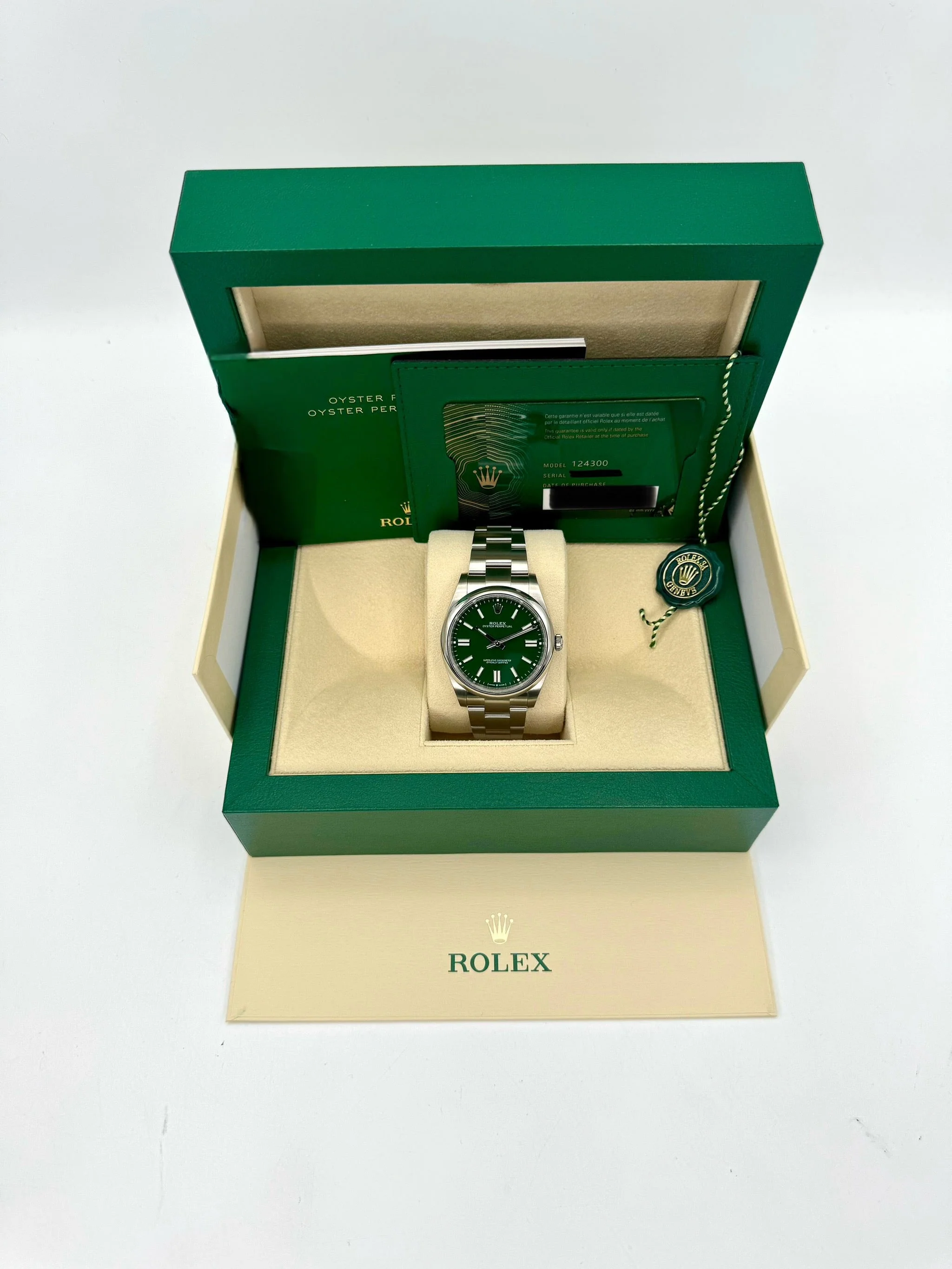 NEW 2025 Rolex Oyster Perpetual 41mm 124300 Green Dial - Image 9