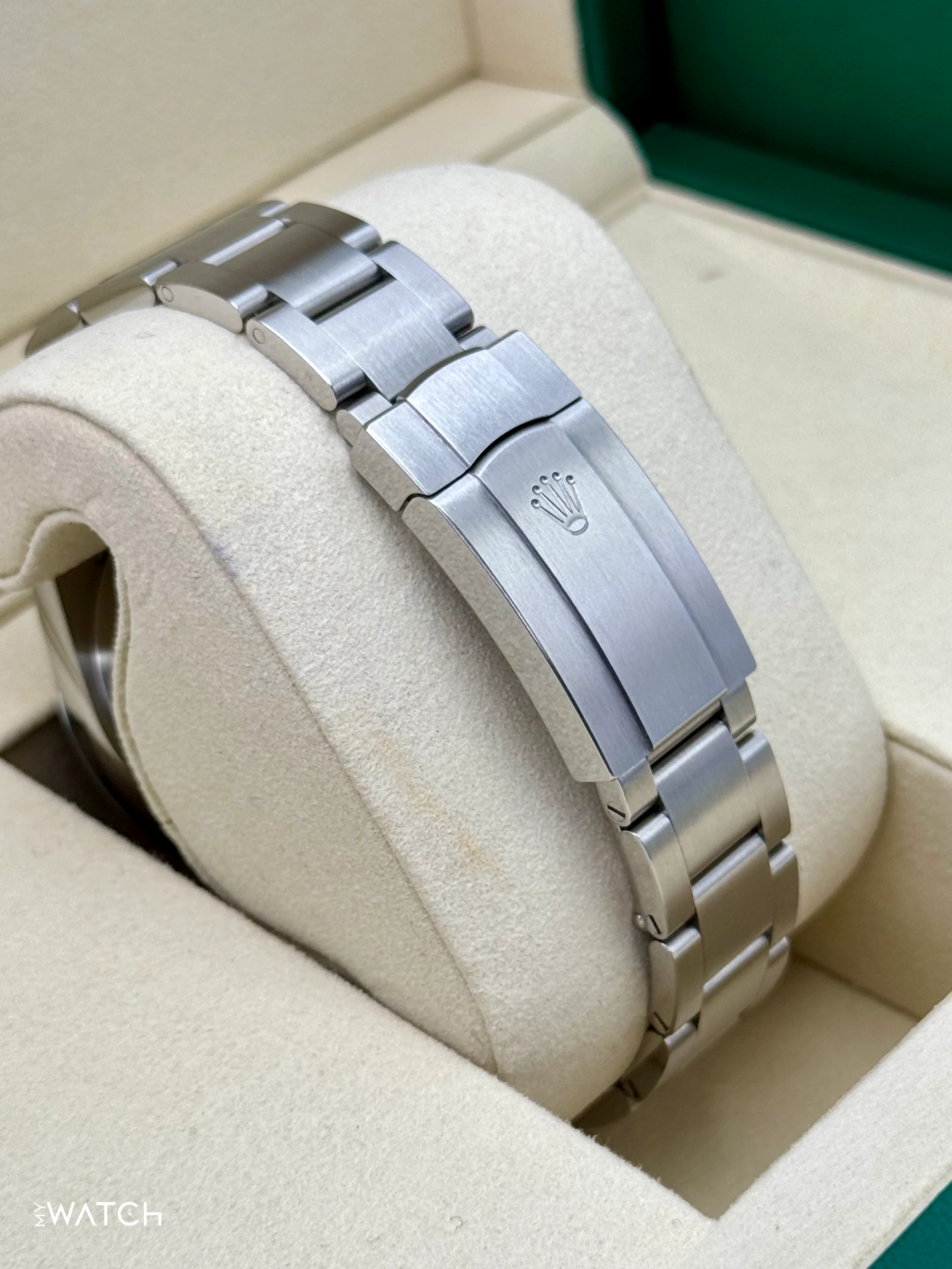NEW 2025 Rolex Oyster Perpetual 41mm 124300 Green Dial - Image 2