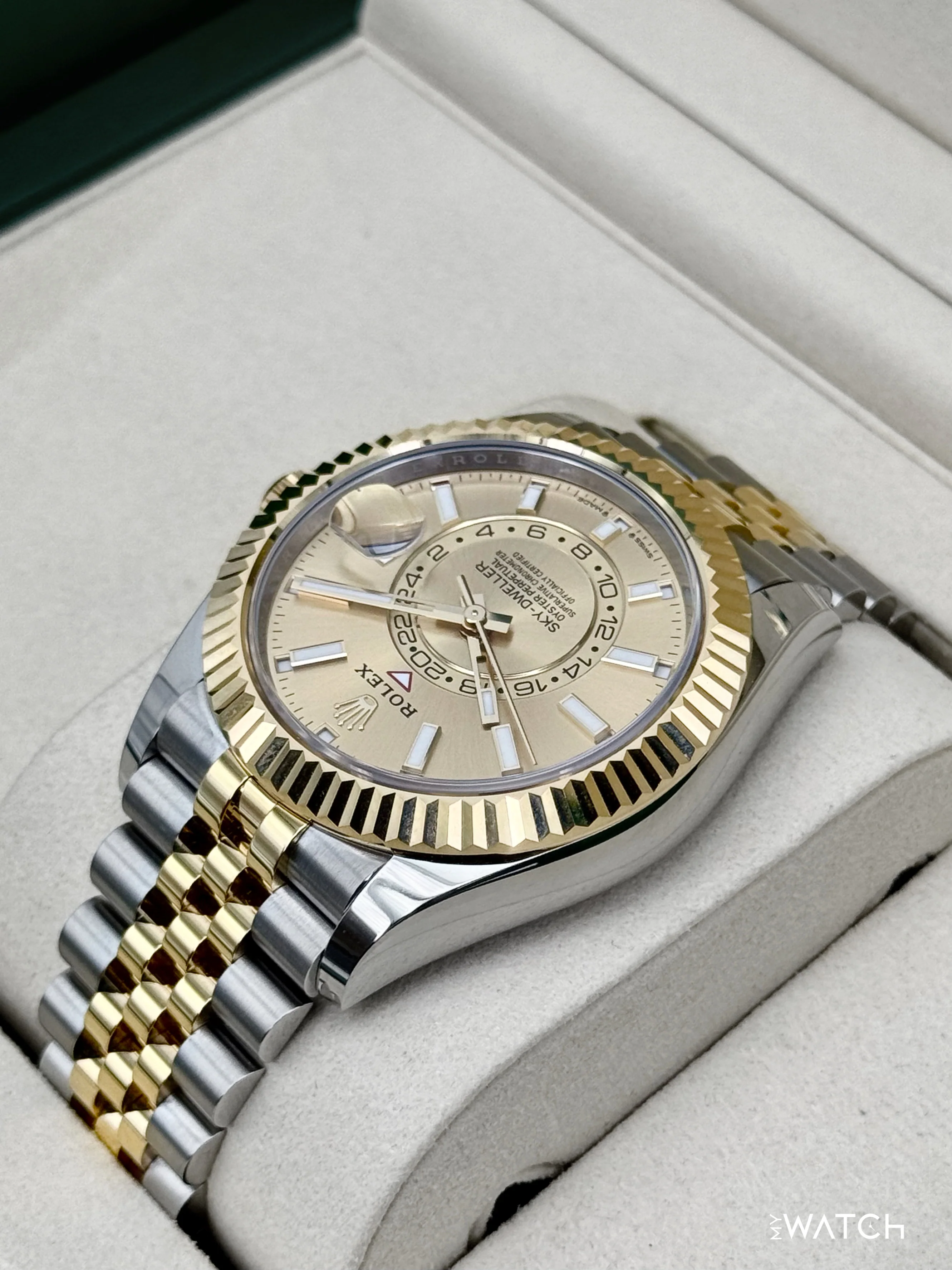 NEW 2025 Rolex Sky-Dweller 42mm 336933 Jubilee Champagne Dial - Image 7