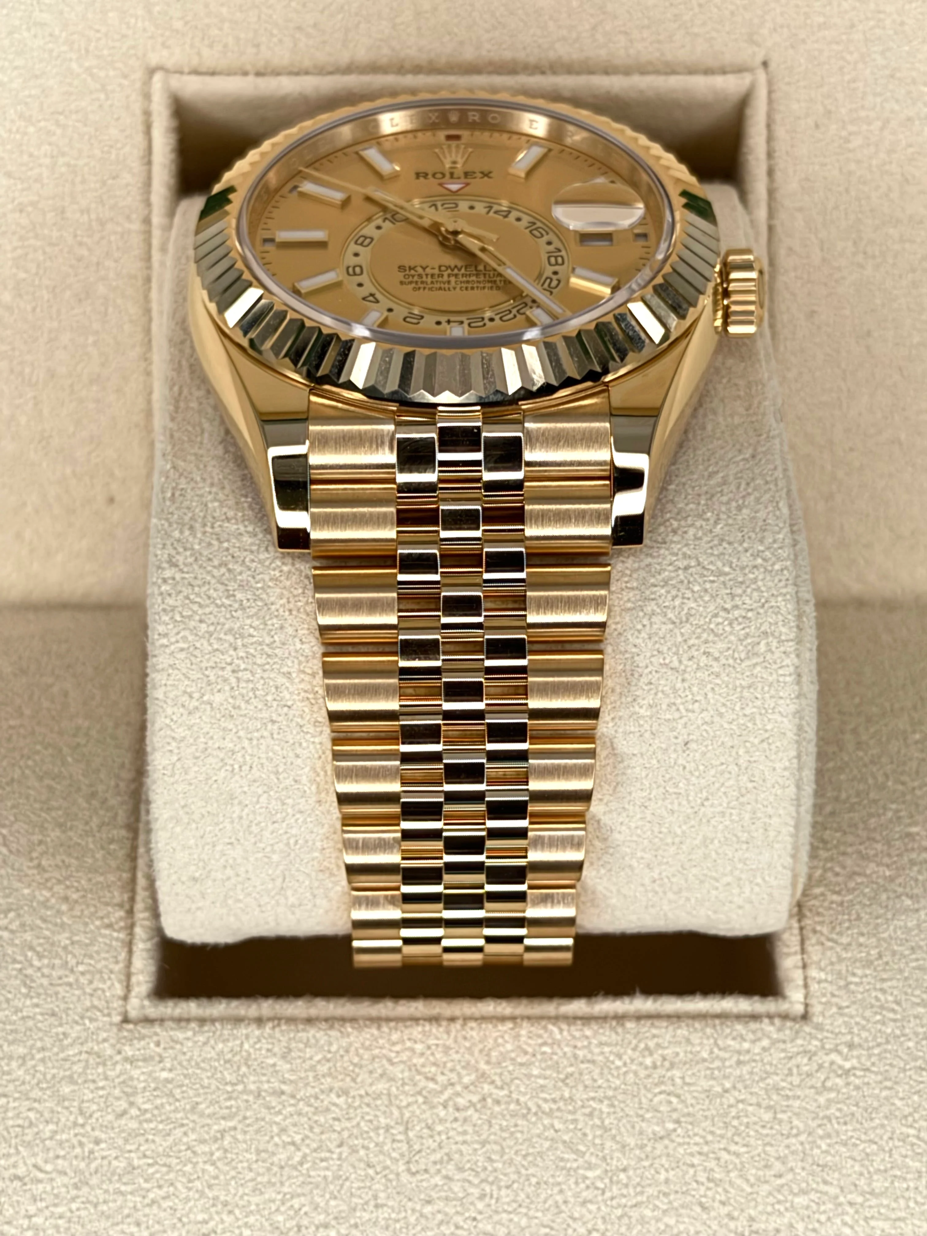 NEW 2025 Rolex Sky-Dweller 42mm 336938 Yellow Gold Jubilee Champagne Dial - Image 3
