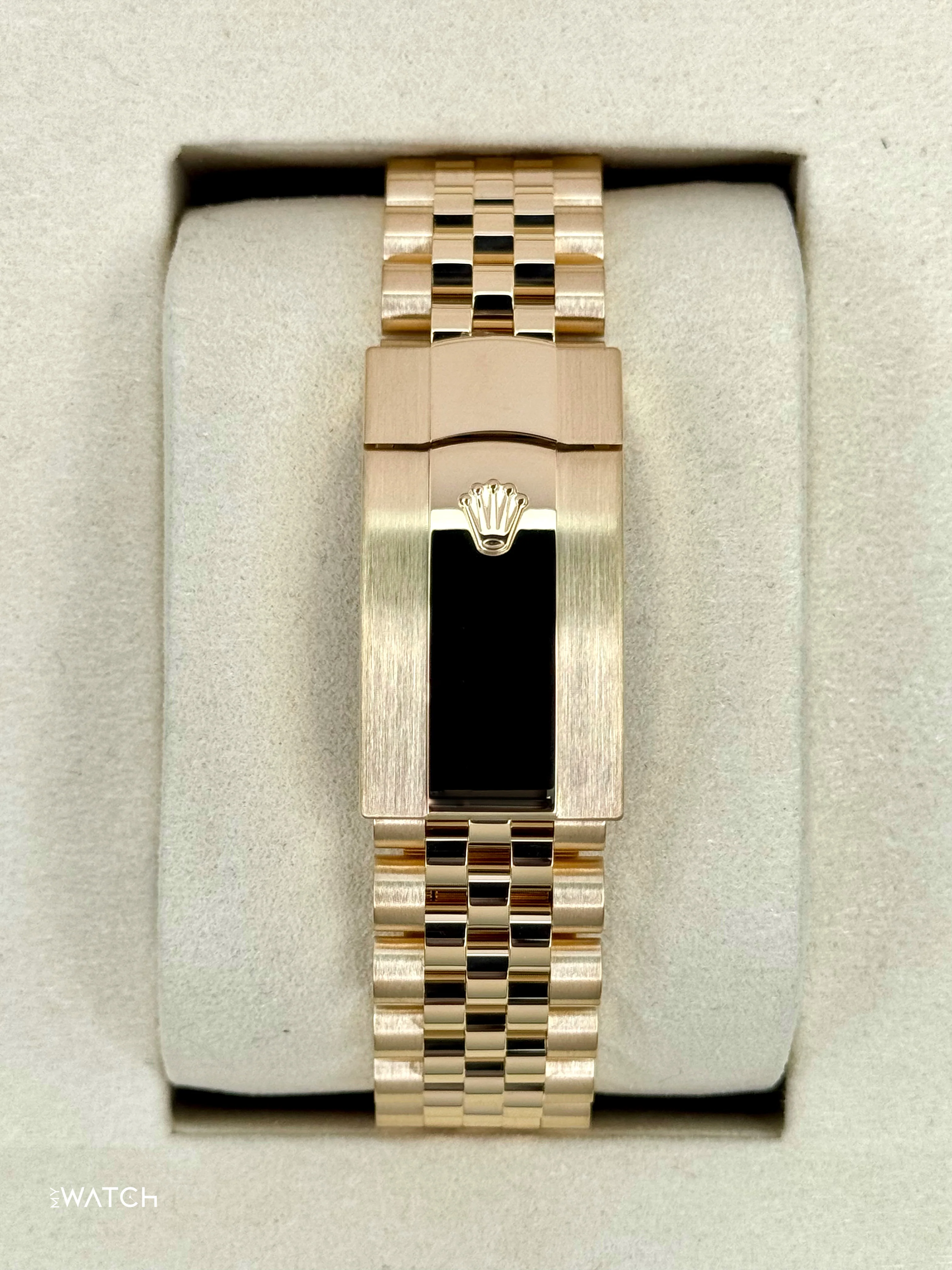 NEW 2025 Rolex Sky-Dweller 42mm 336938 Yellow Gold Jubilee Green Dial - Image 2