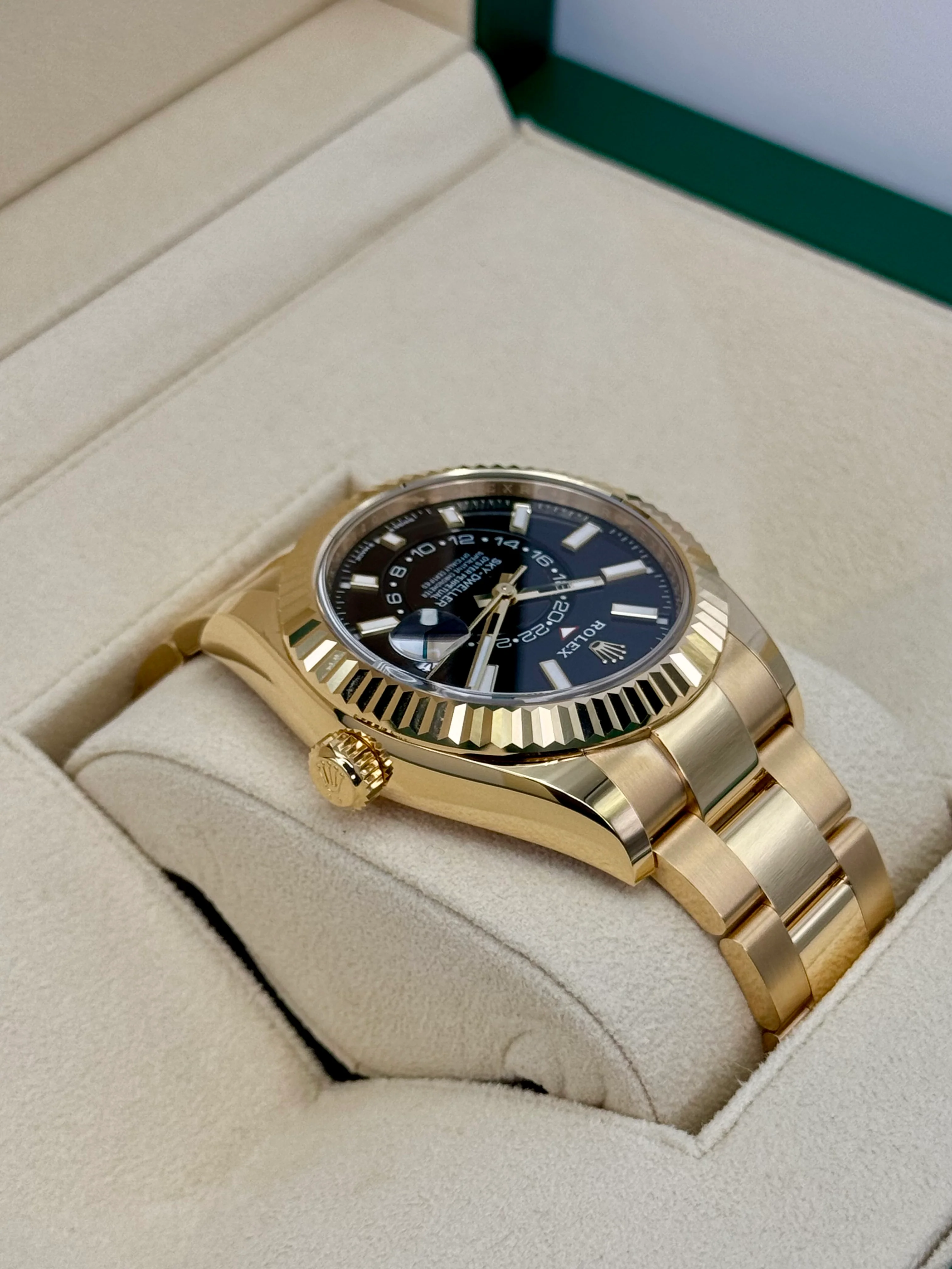NEW 2025 Rolex Sky-Dweller 42mm 336938 Yellow Gold Oyster Black Dial - Image 8