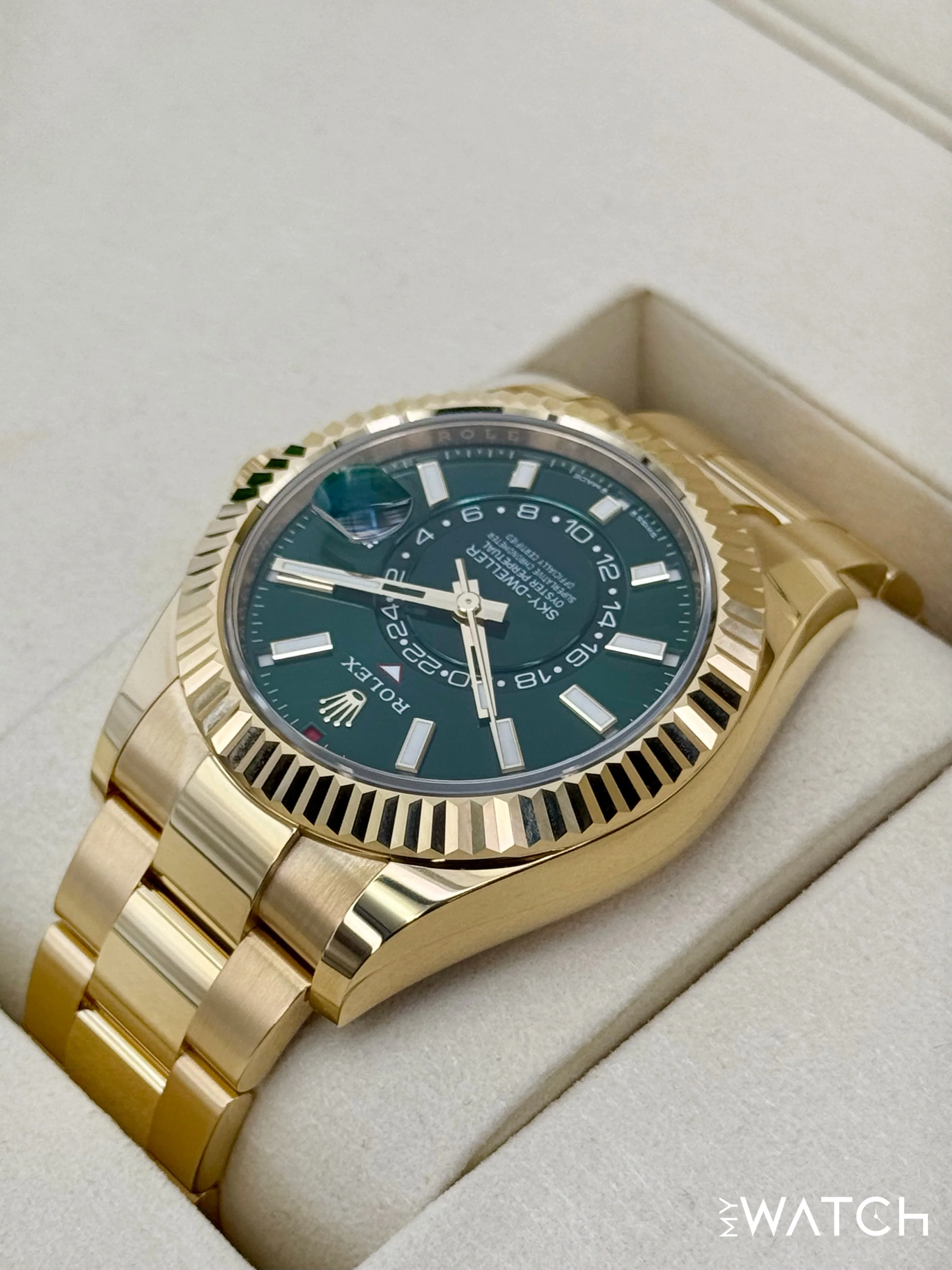 NEW 2025 Rolex Sky-Dweller 42mm 336938 Yellow Gold Oyster Green Dial - Image 7