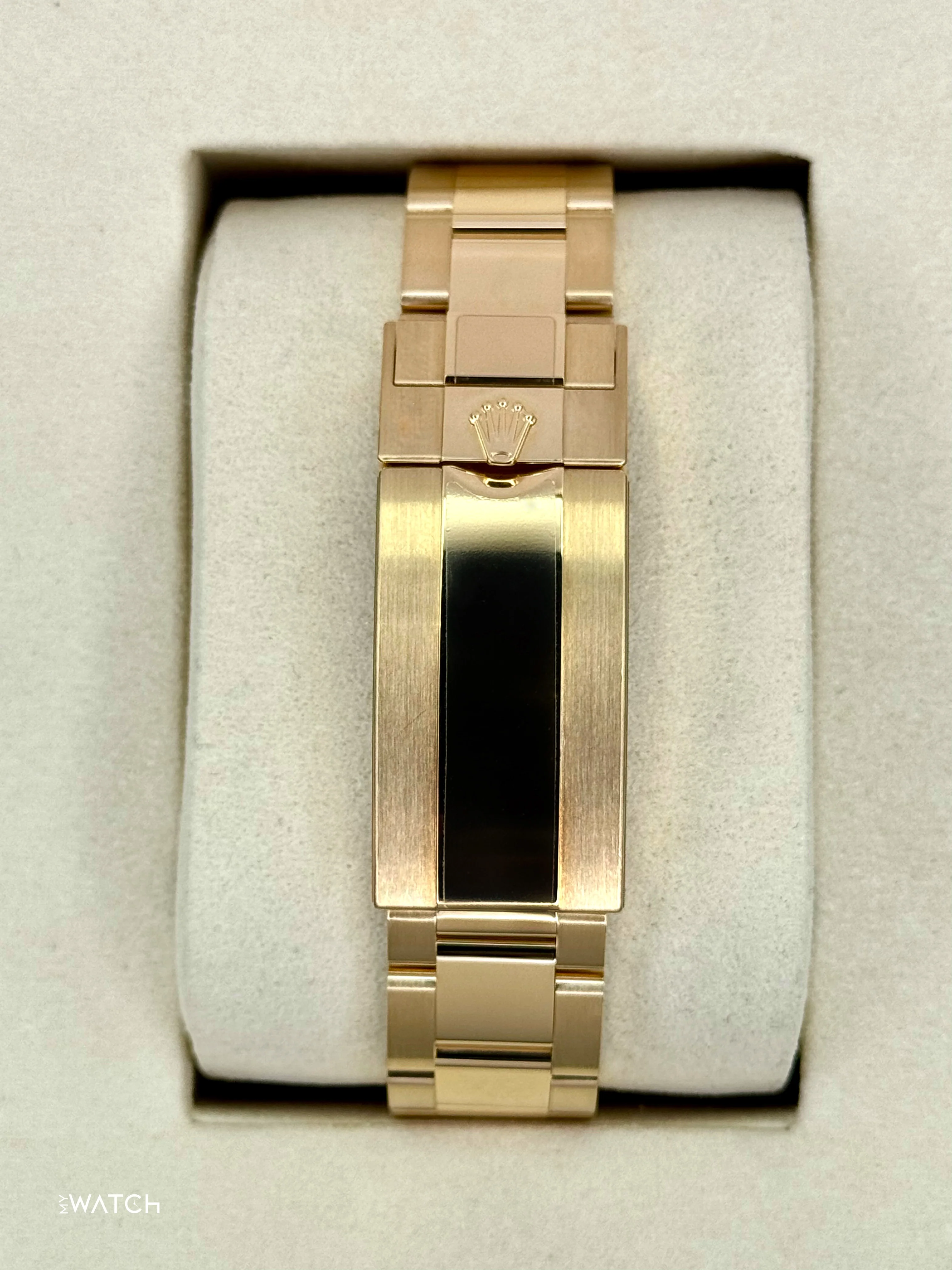 2025 Rolex Submariner 41mm 126618LN Yellow Gold Black Dial (STICKERED) - Image 2