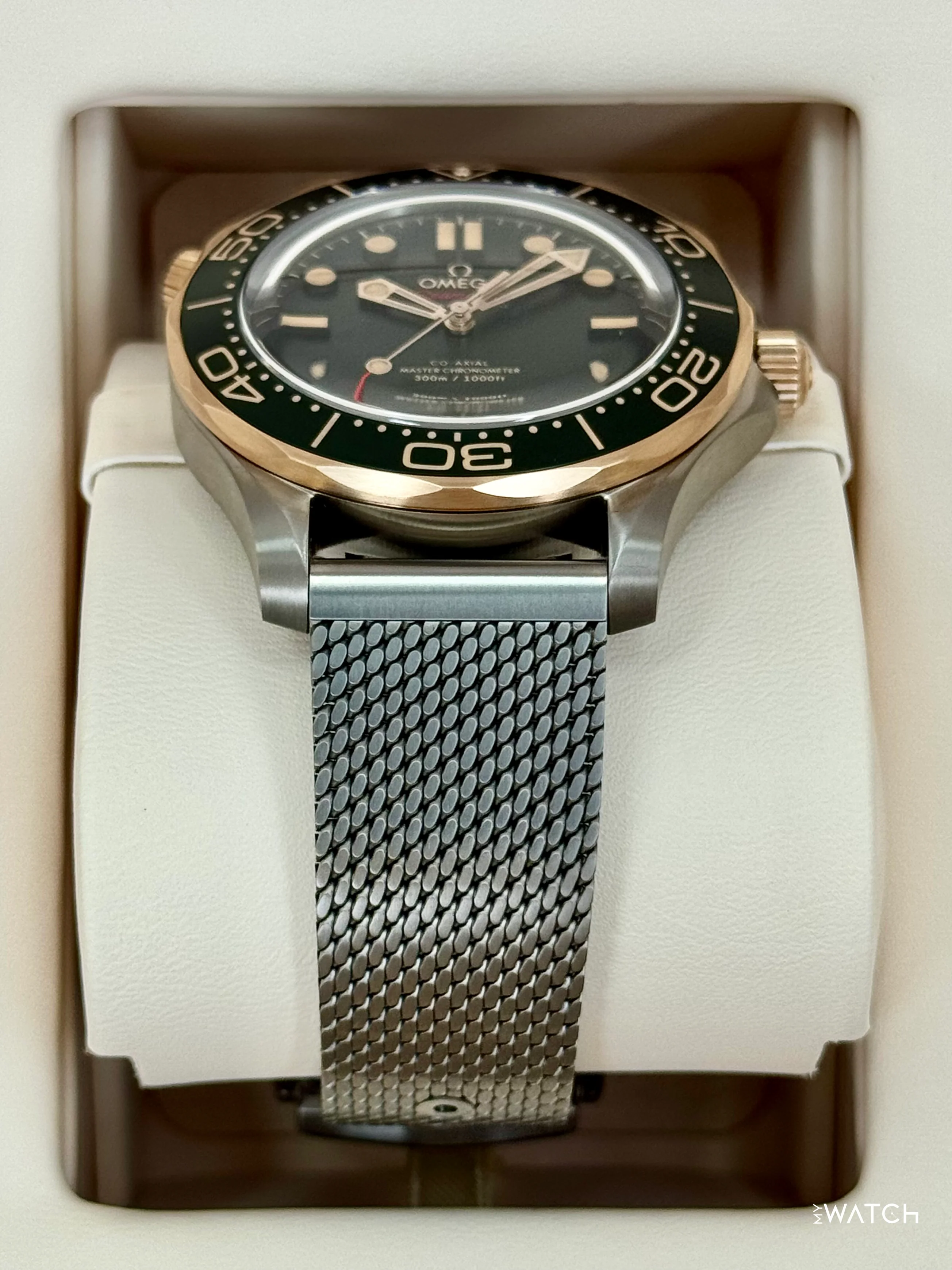 NEW 2026 Omega Seamaster Diver 300M 42mm 210.90.42.20.10.001 Green Dial - Image 3