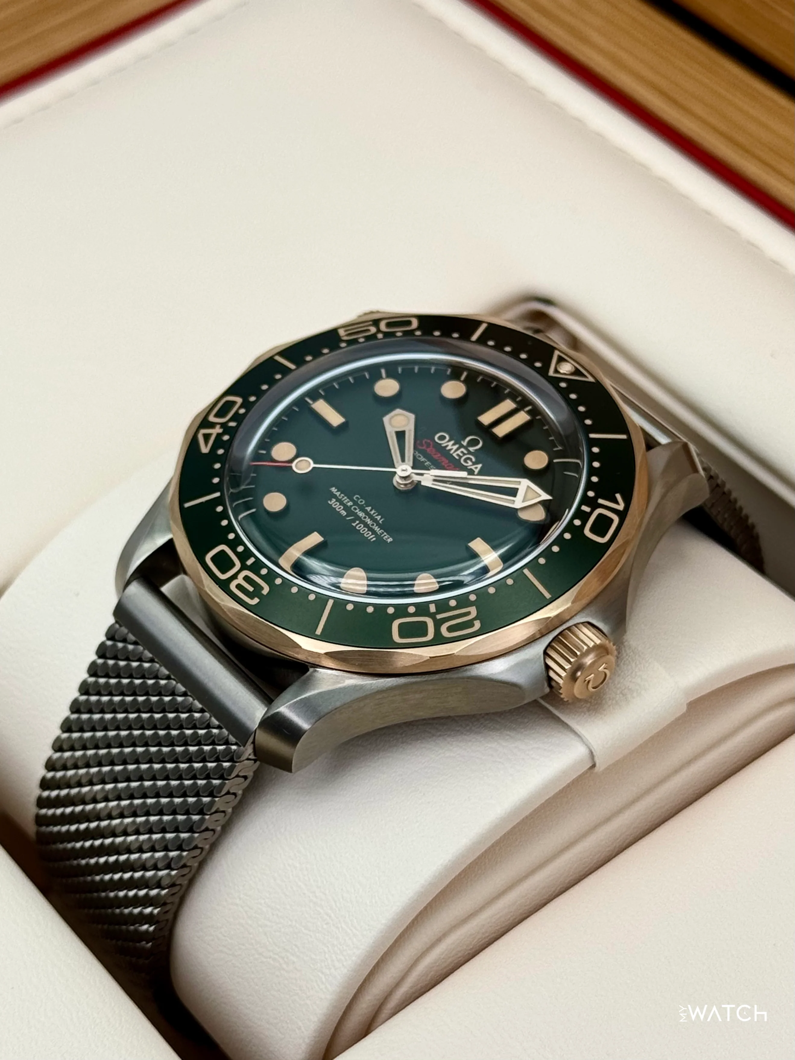 NEW 2026 Omega Seamaster Diver 300M 42mm 210.90.42.20.10.001 Green Dial - Image 5