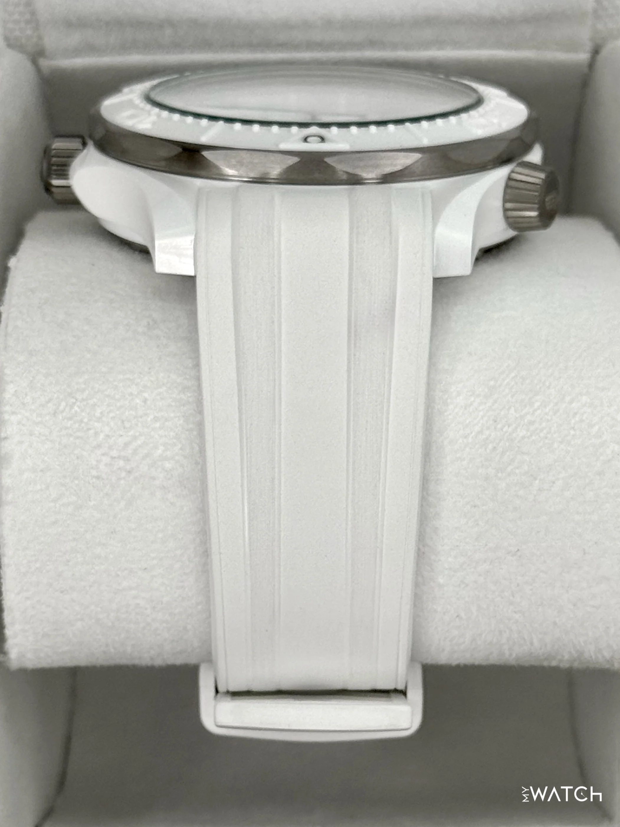 NEW 2026 Omega Seamaster Diver 300M 43.5mm 522.92.44.20.04.001 White - Image 4