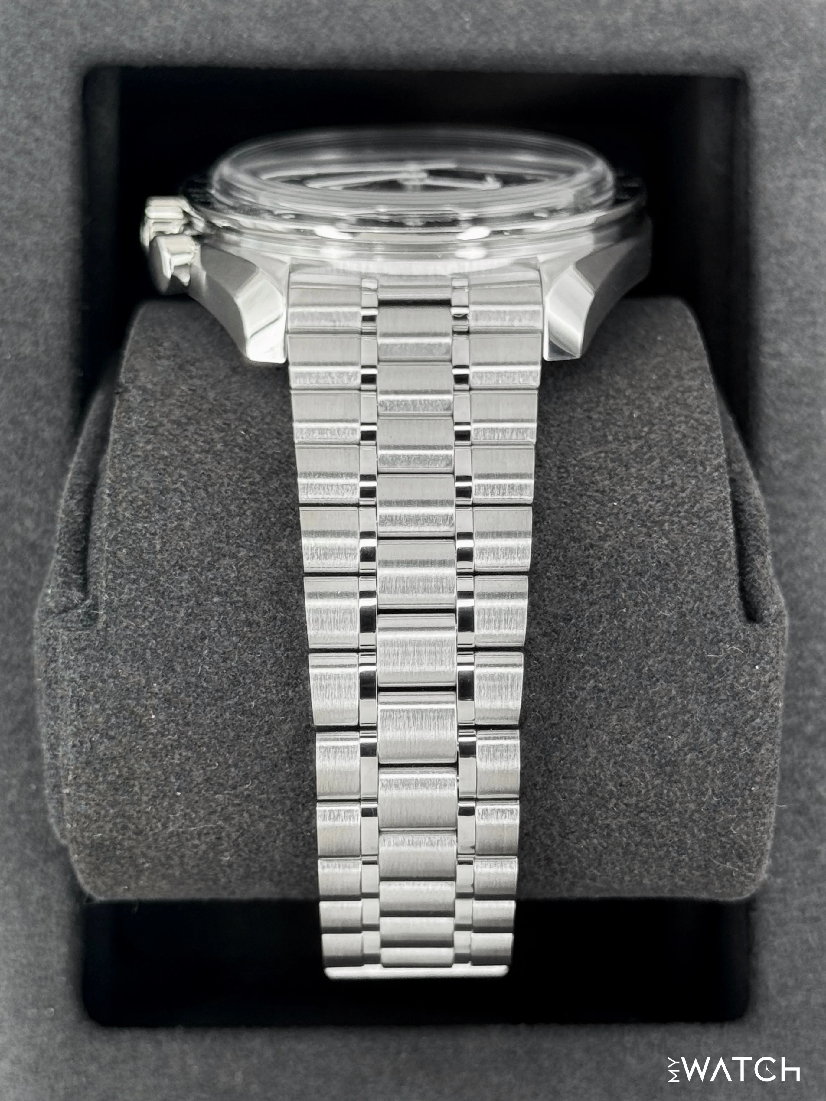 NEW 2026 Omega Speedmaster Moonwatch Pro 42mm 310.30.42.50.01.002 Black Dial - Image 4